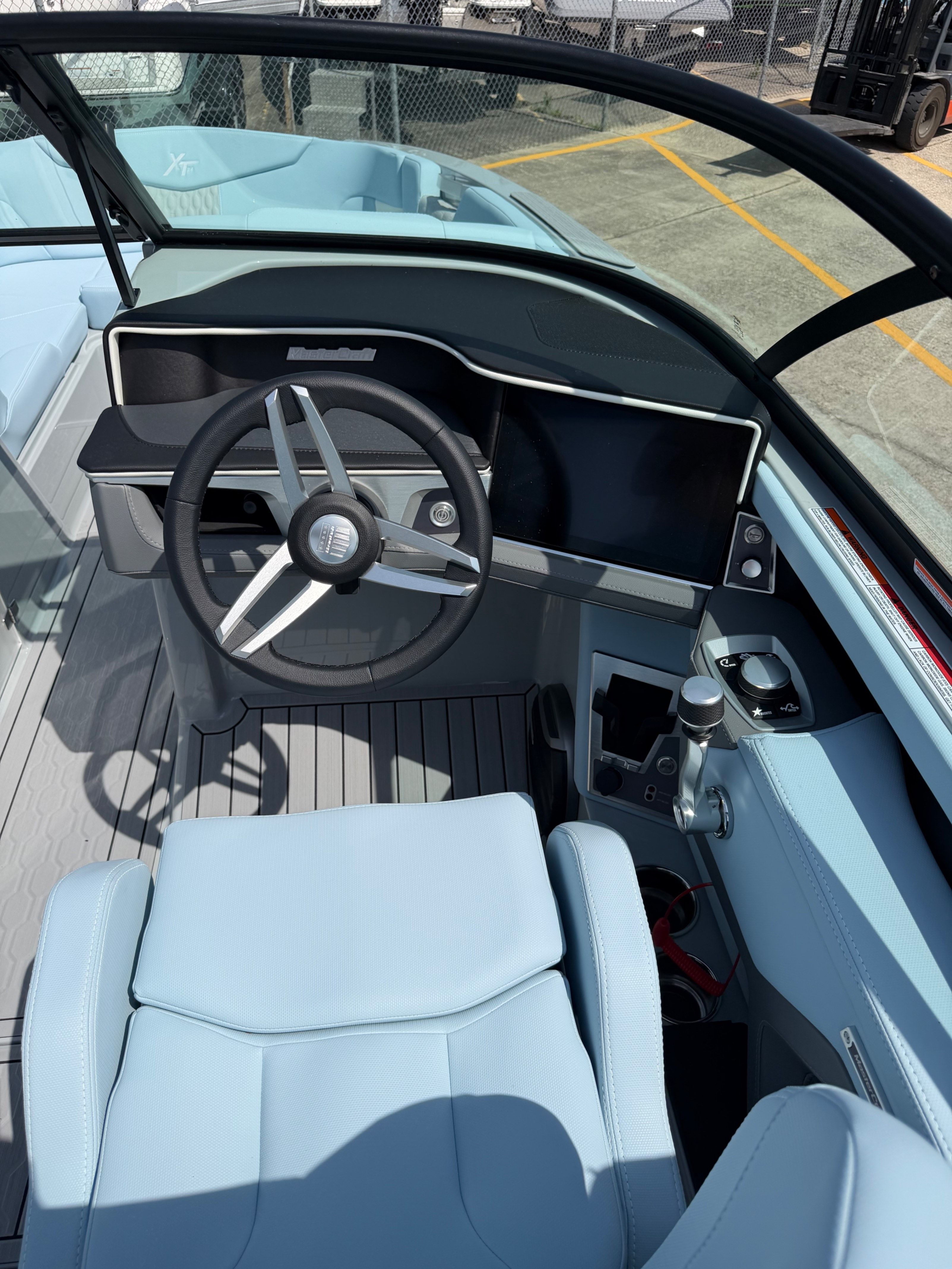 2026 MasterCraft XT24 - 17