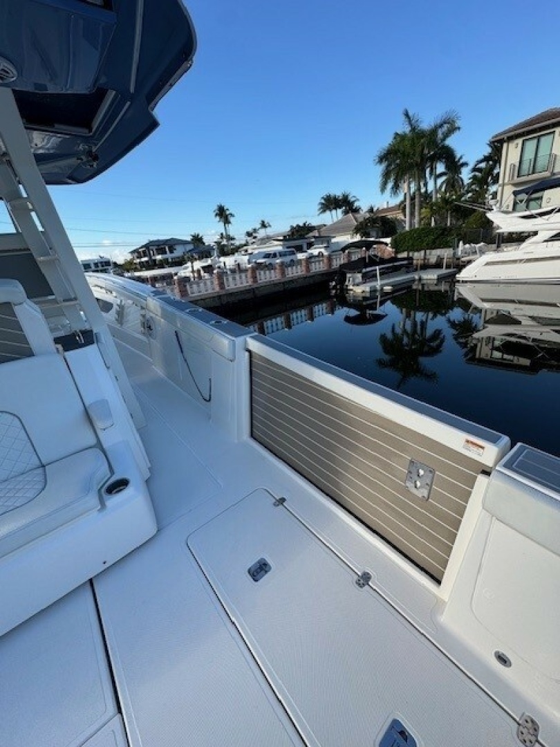 2023 Pursuit S 428 Sport - Image 5