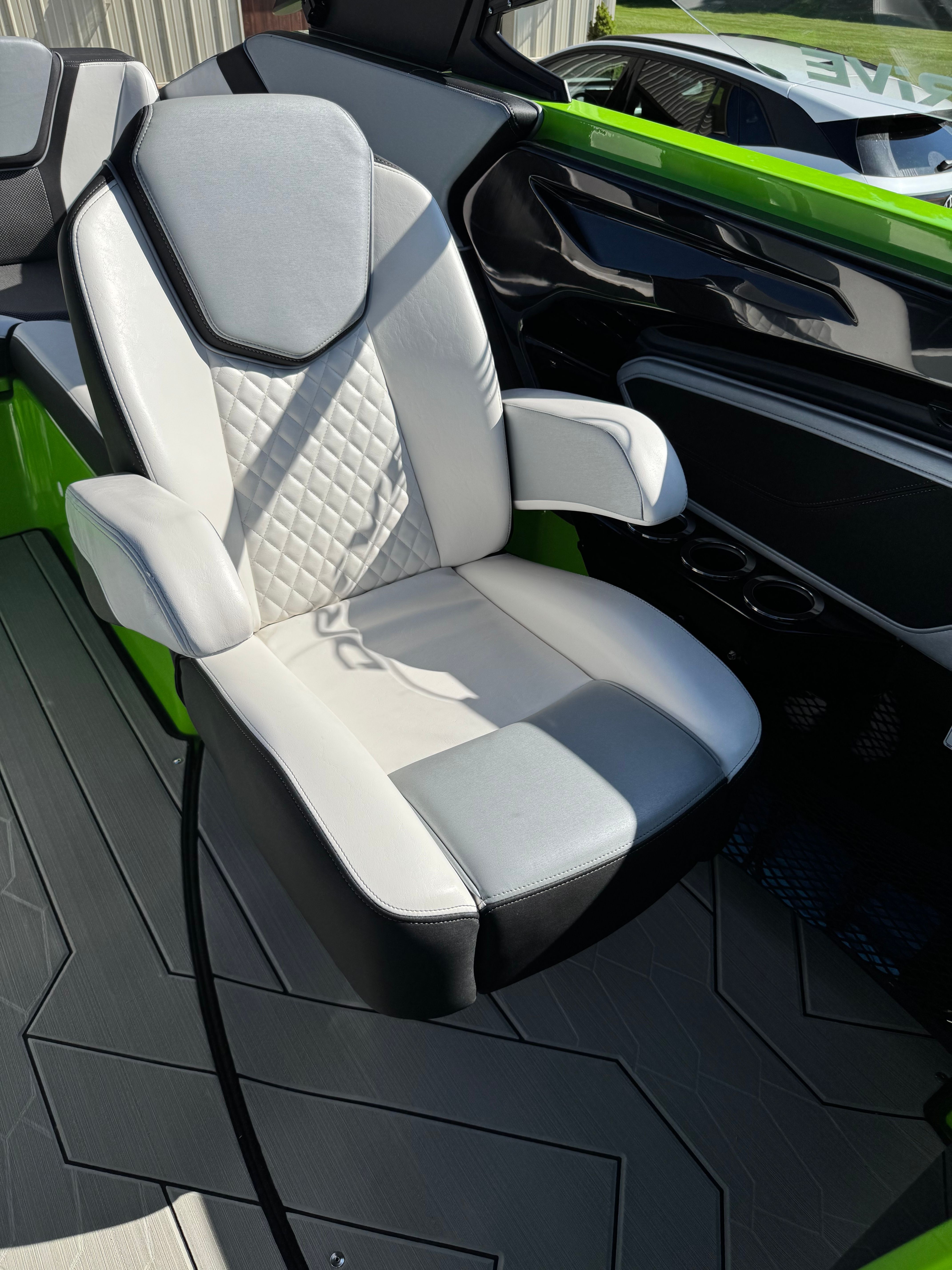 2022 Yamaha Boats 255XD - 53