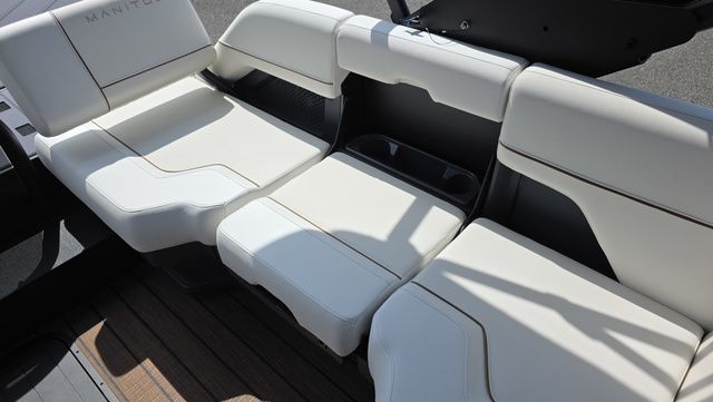 2025 Manitou 26' Explore 6' Max Deck With Dual 150hp Motors - 34