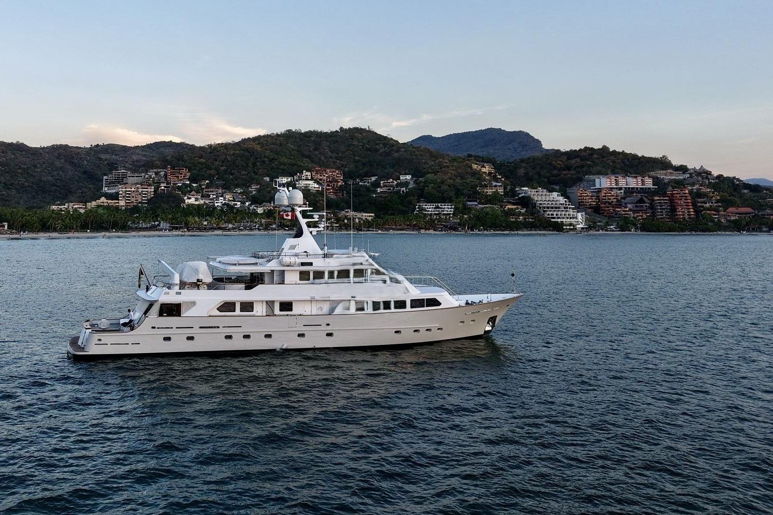 1988 Sterling Yachts Motor Yacht