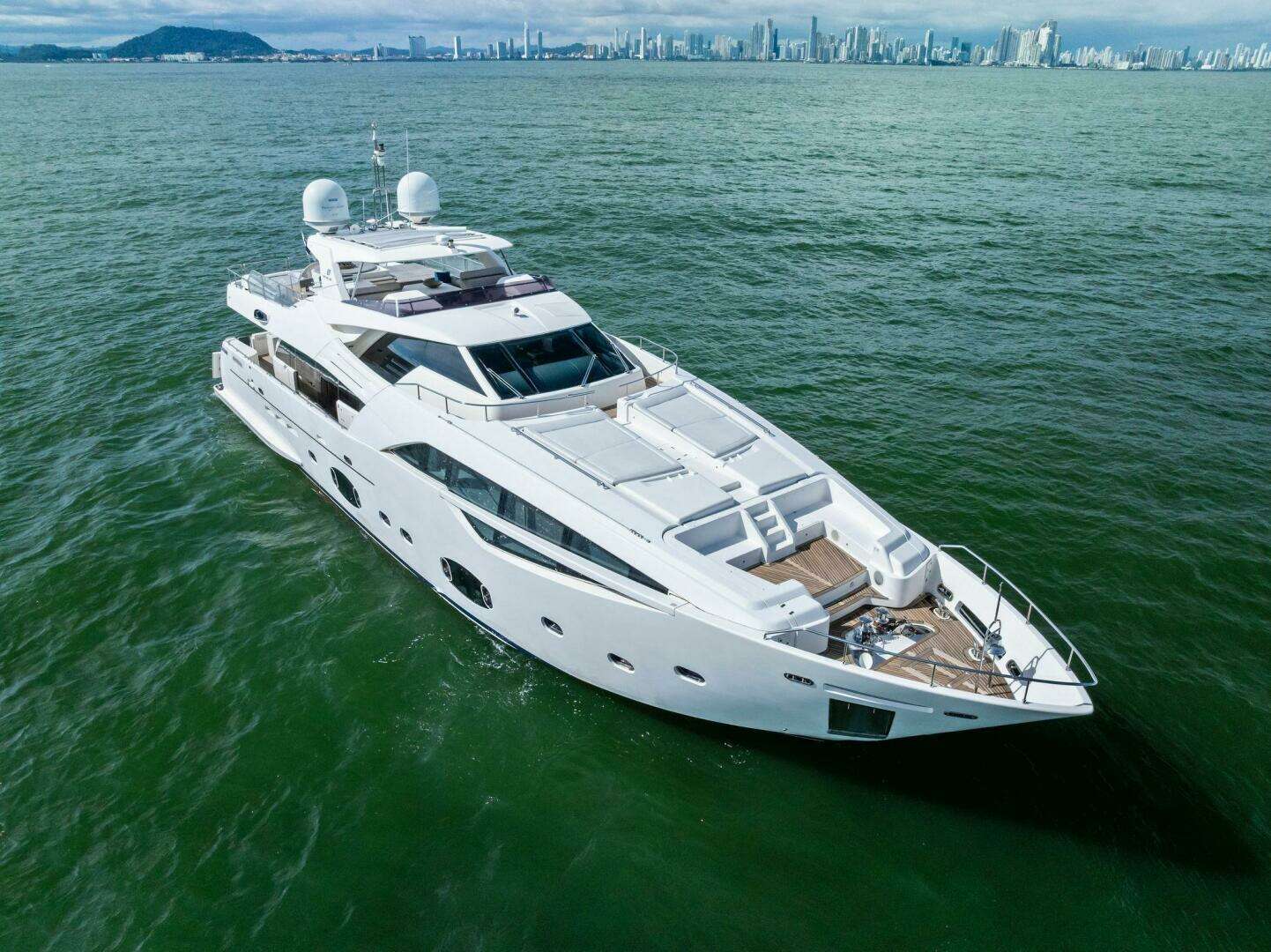 2014 Custom Line 100 - Image 5
