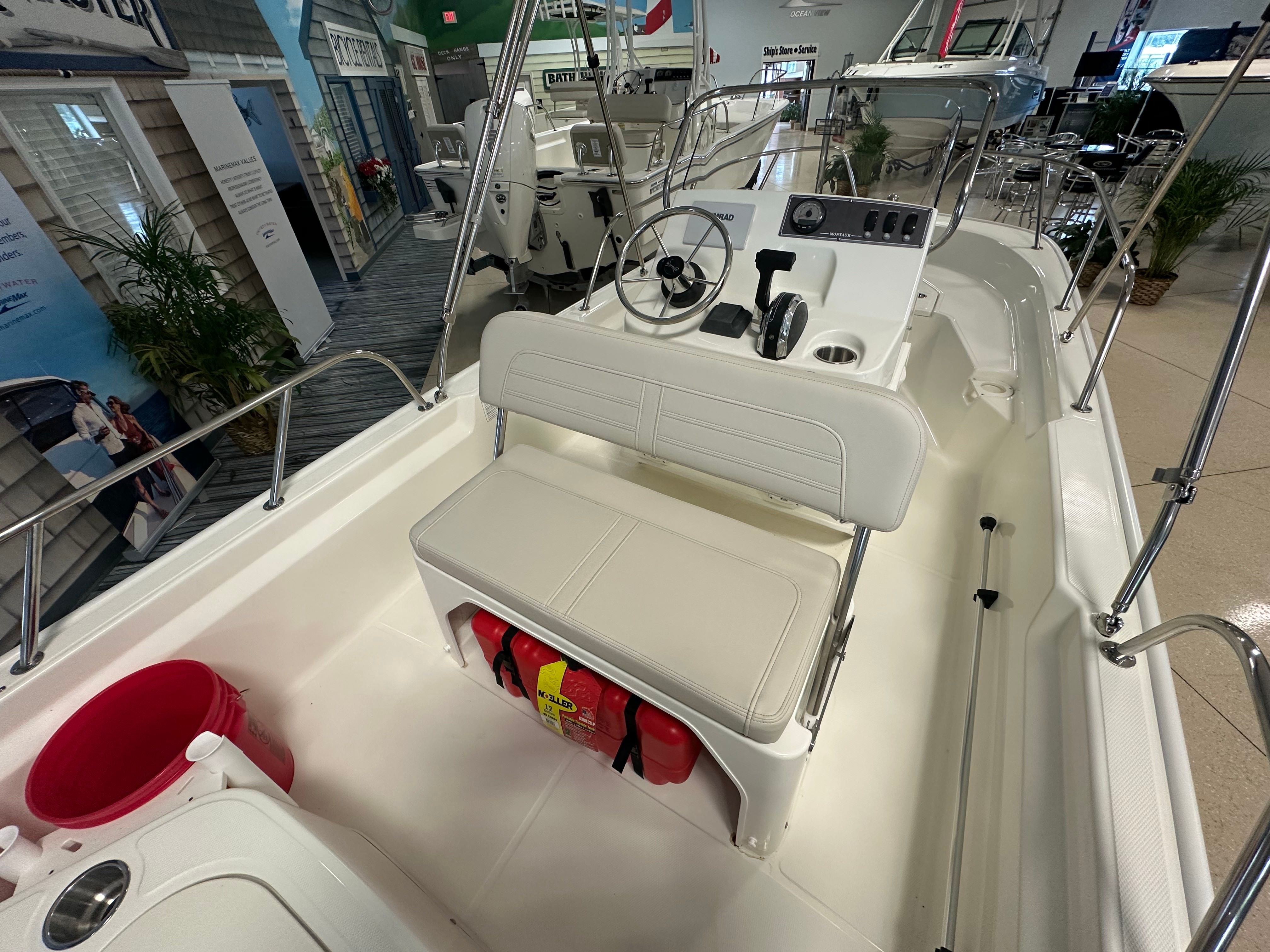 2026 Boston Whaler 150 Montauk - 5