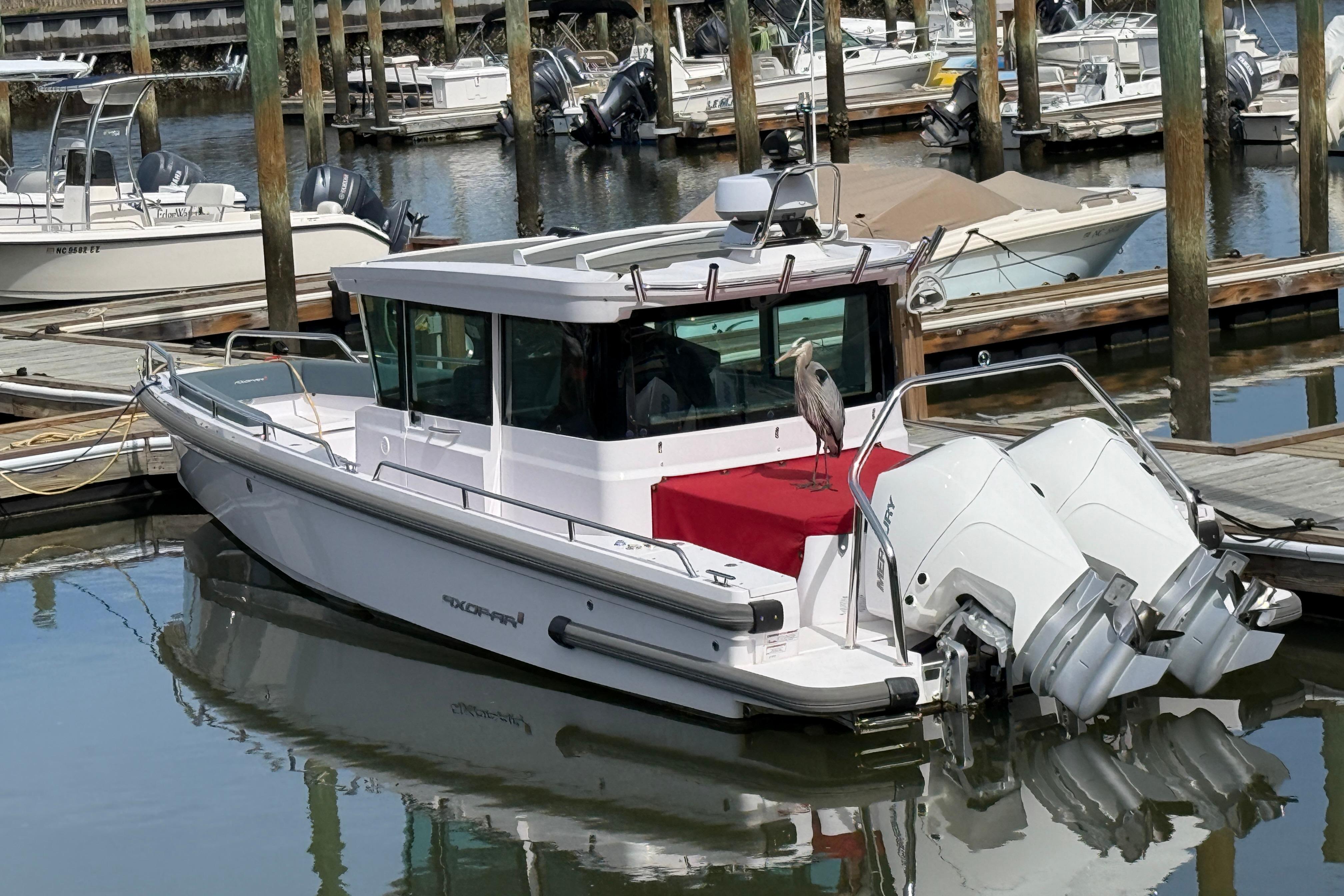 2022 Axopar 28 Cabin
