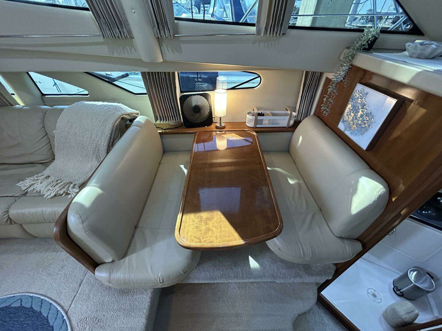 2005 Carver 366 MY - Image 33