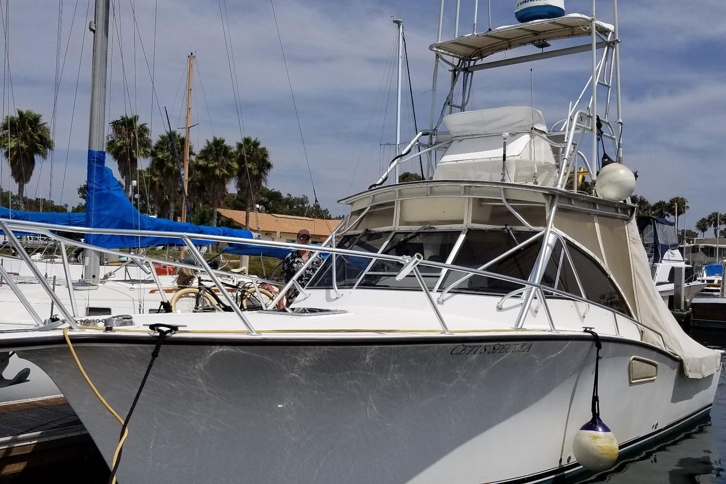 1999 Albemarle 305 Express Fisherman