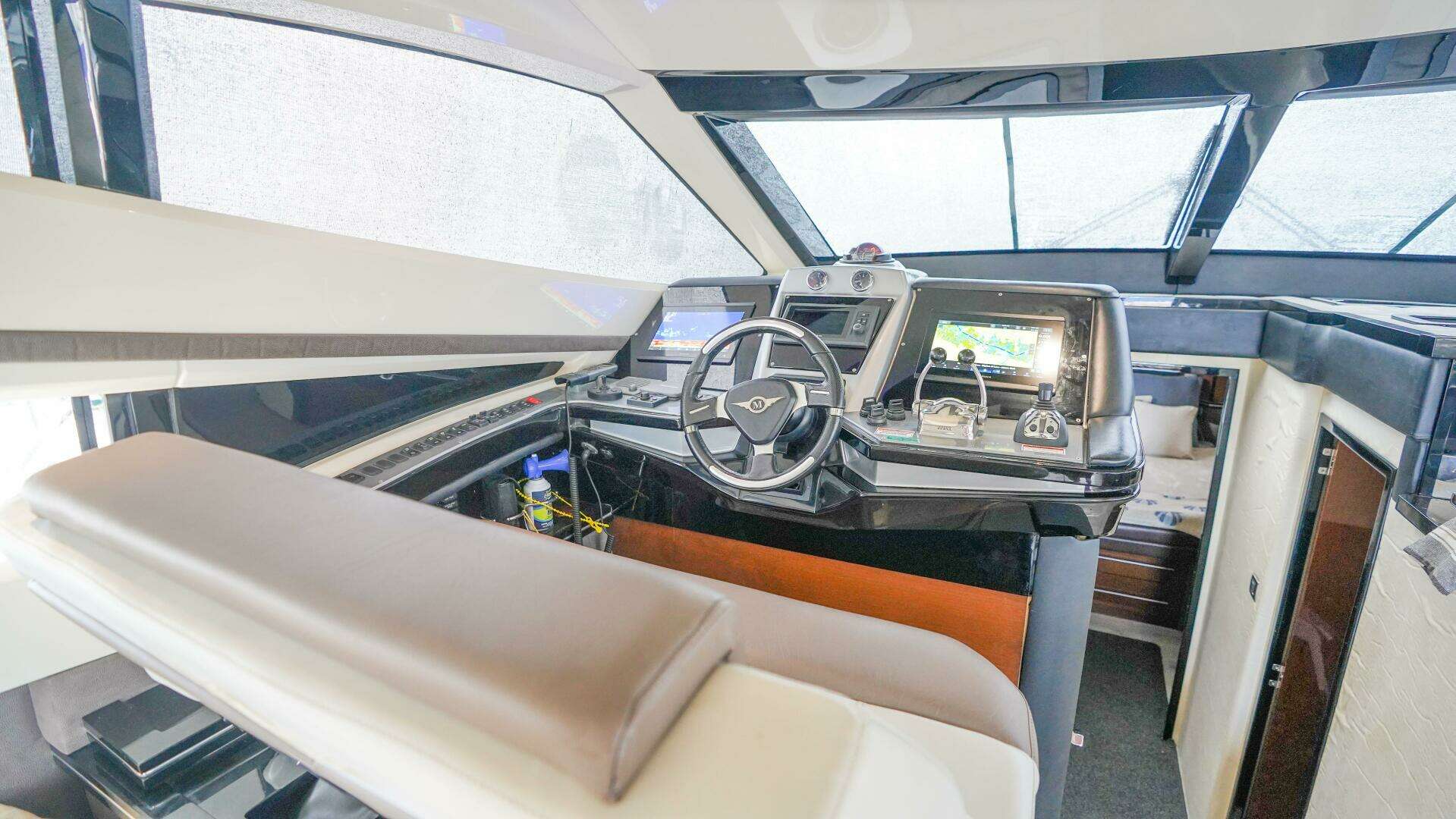 2009 Marquis 500 Sport Bridge - Image 16
