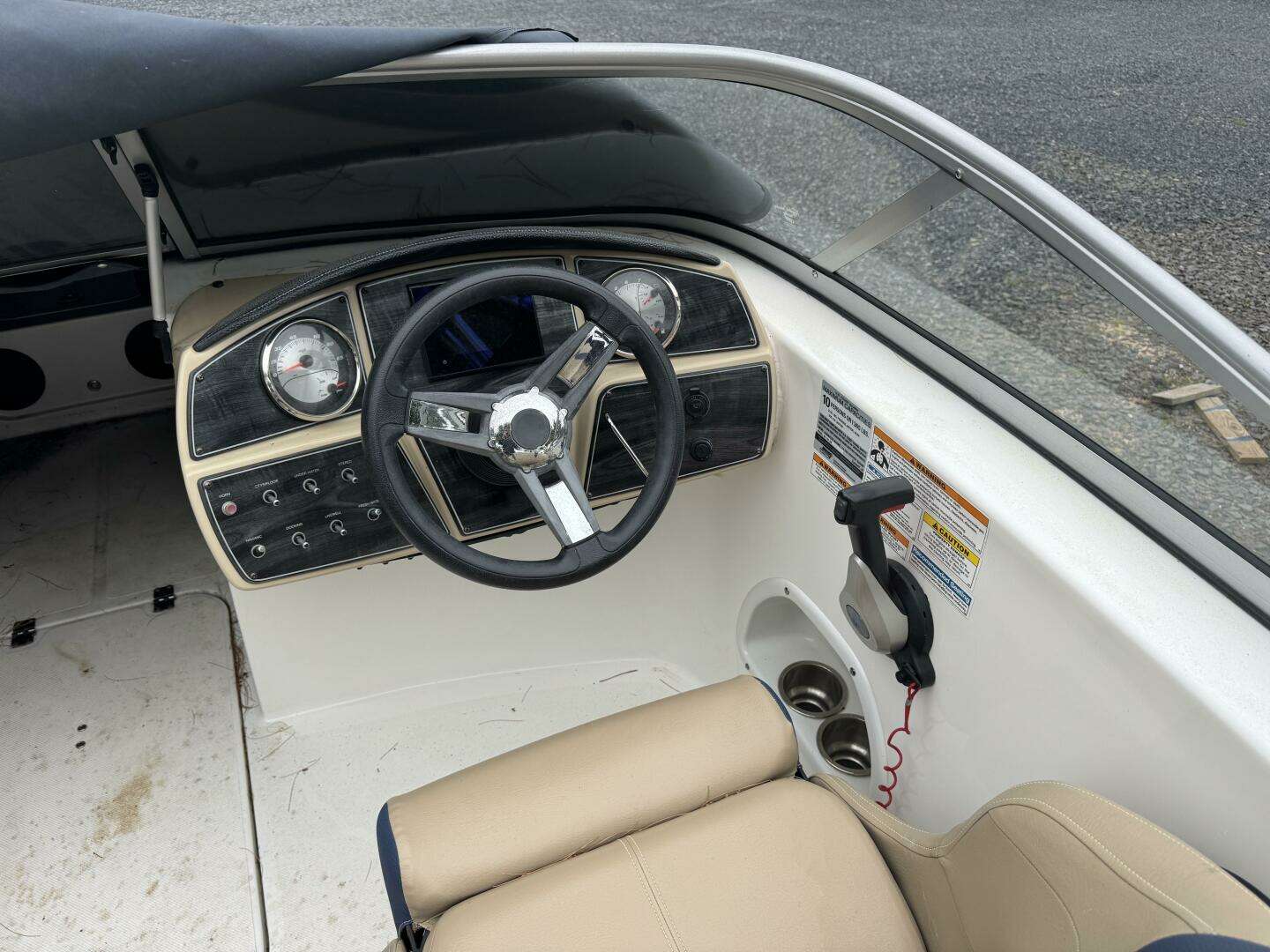 2019 Hurricane SunDeck 191 OB - Image 10