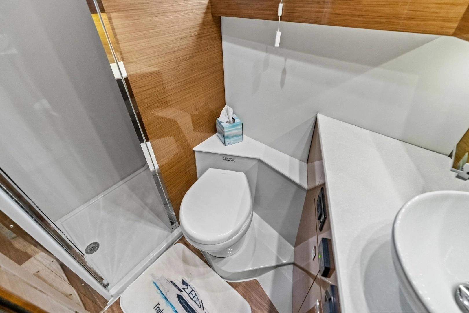 2019 Cruisers Yachts 42 Cantius - Image 46