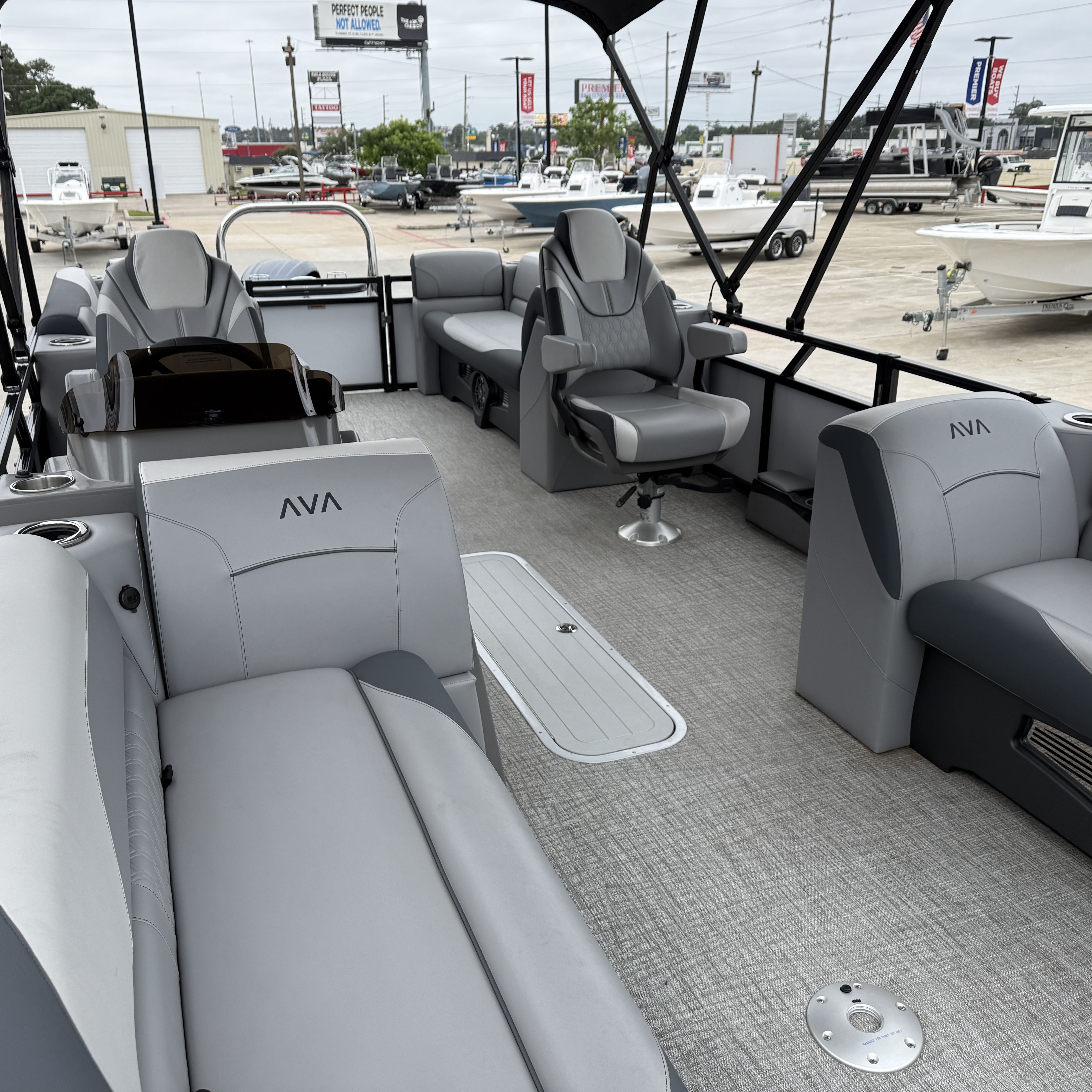 2025 Avalon Venture 85 Quad Lounge - 23' - 30