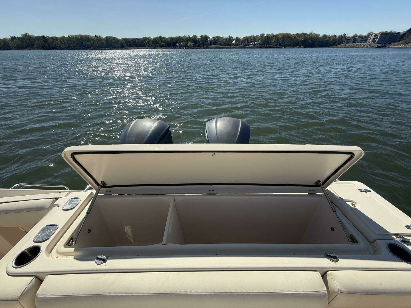 2016 Grady-White 330 Express - Image 4