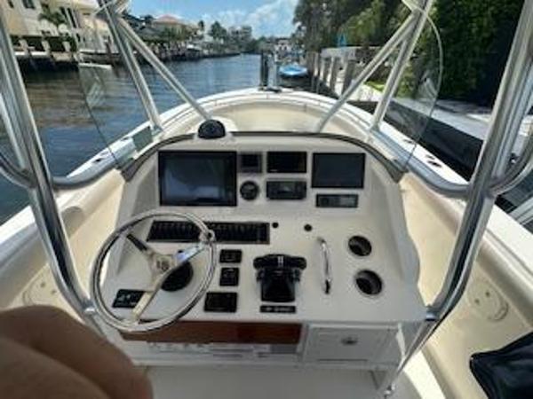 2011 Pursuit C 280 Center Console - 36
