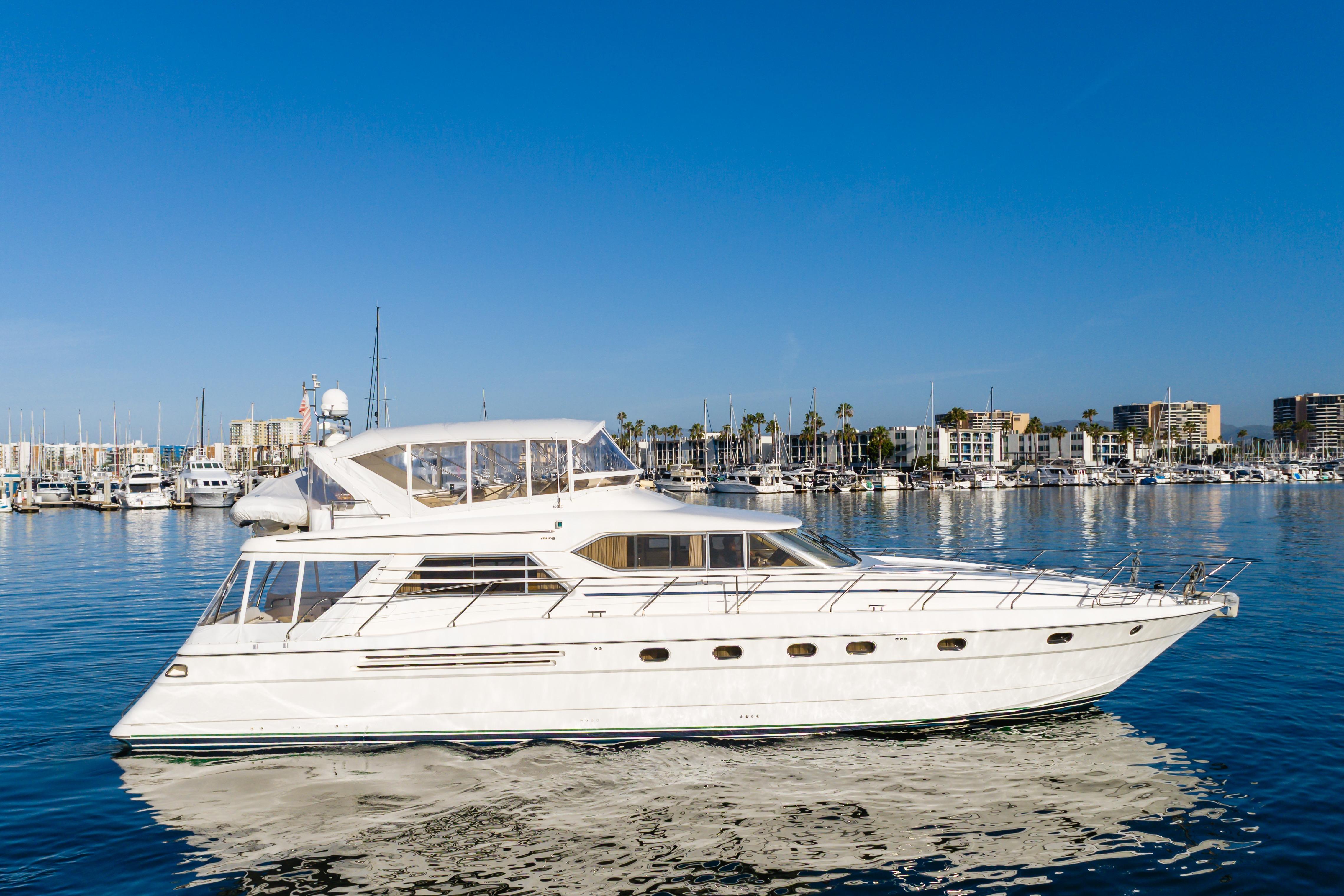 1997 Viking Sport Cruisers 66 Motor Yacht