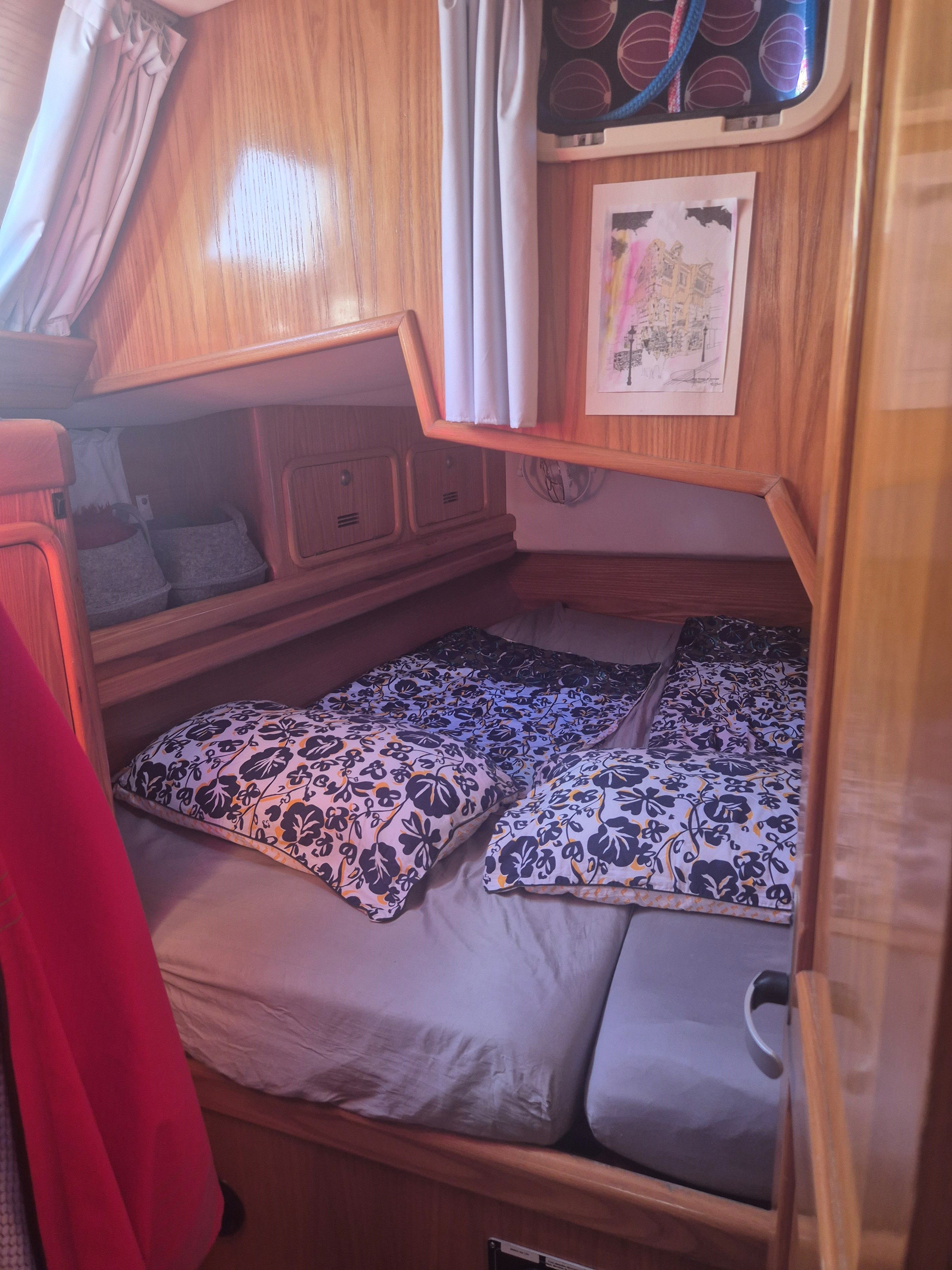starboard aft cabin