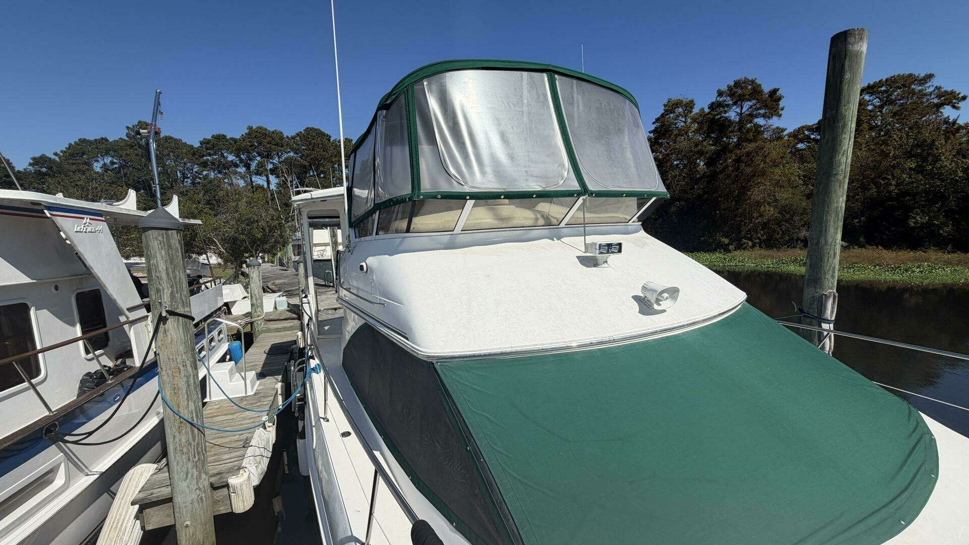 2000 Sea Ray 380 Aft Cabin - 4