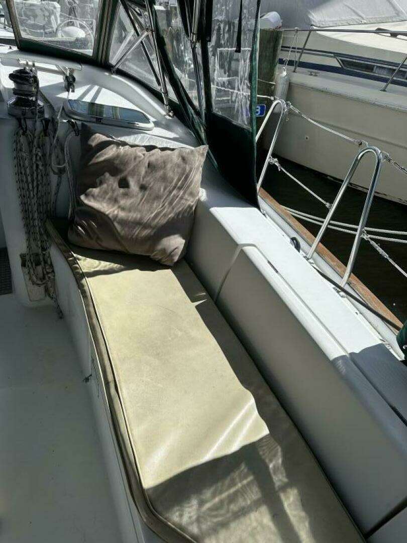 2004 Beneteau 423 - Image 15
