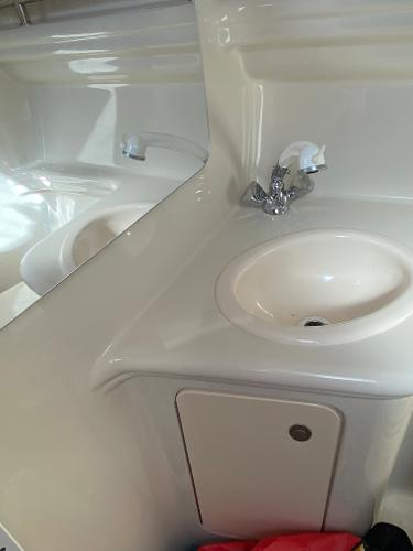 2006 Sea Ray 240 Sundancer - 10