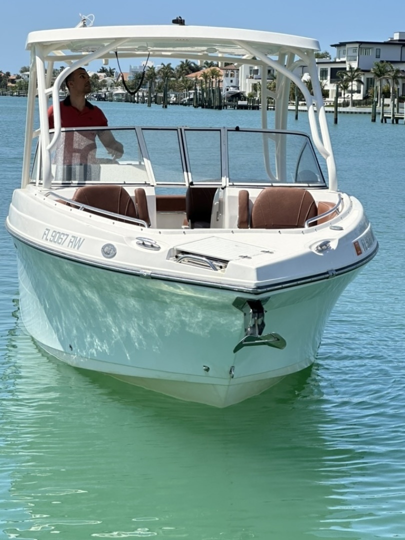 2019 Century 24 Resorter - Image 23
