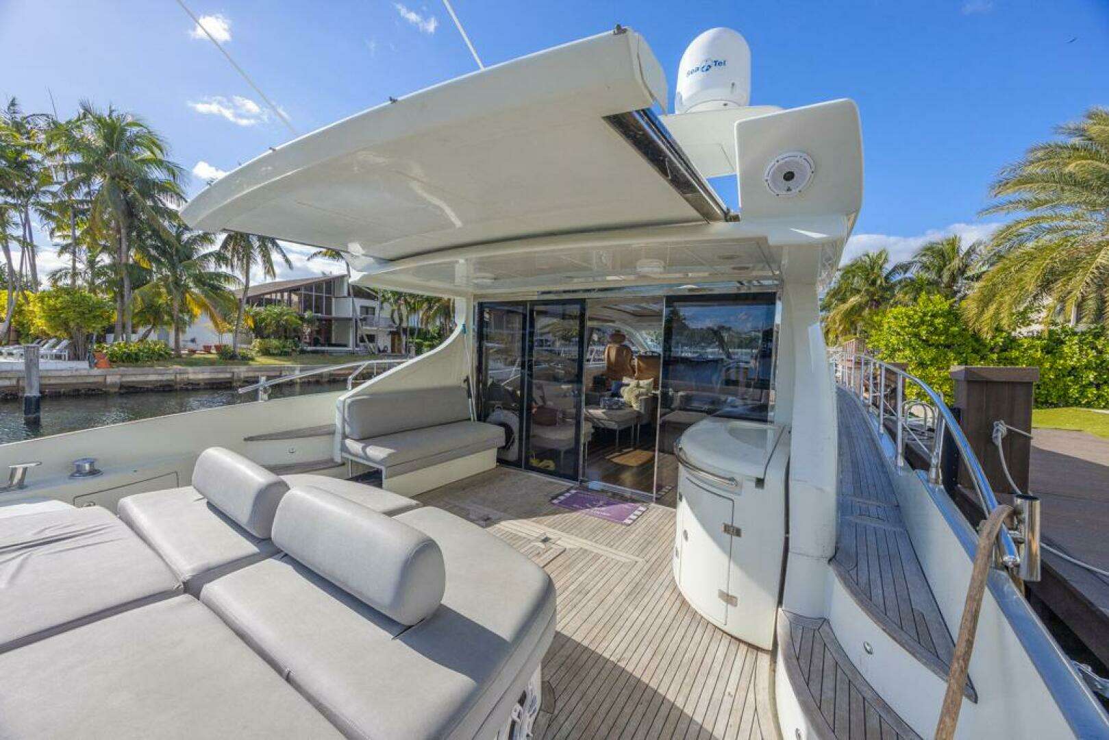 2009 Azimut 68S - Image 7
