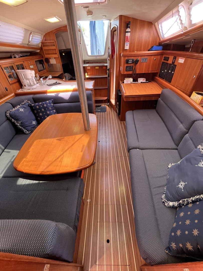 2006 Hunter 36 - Image 13