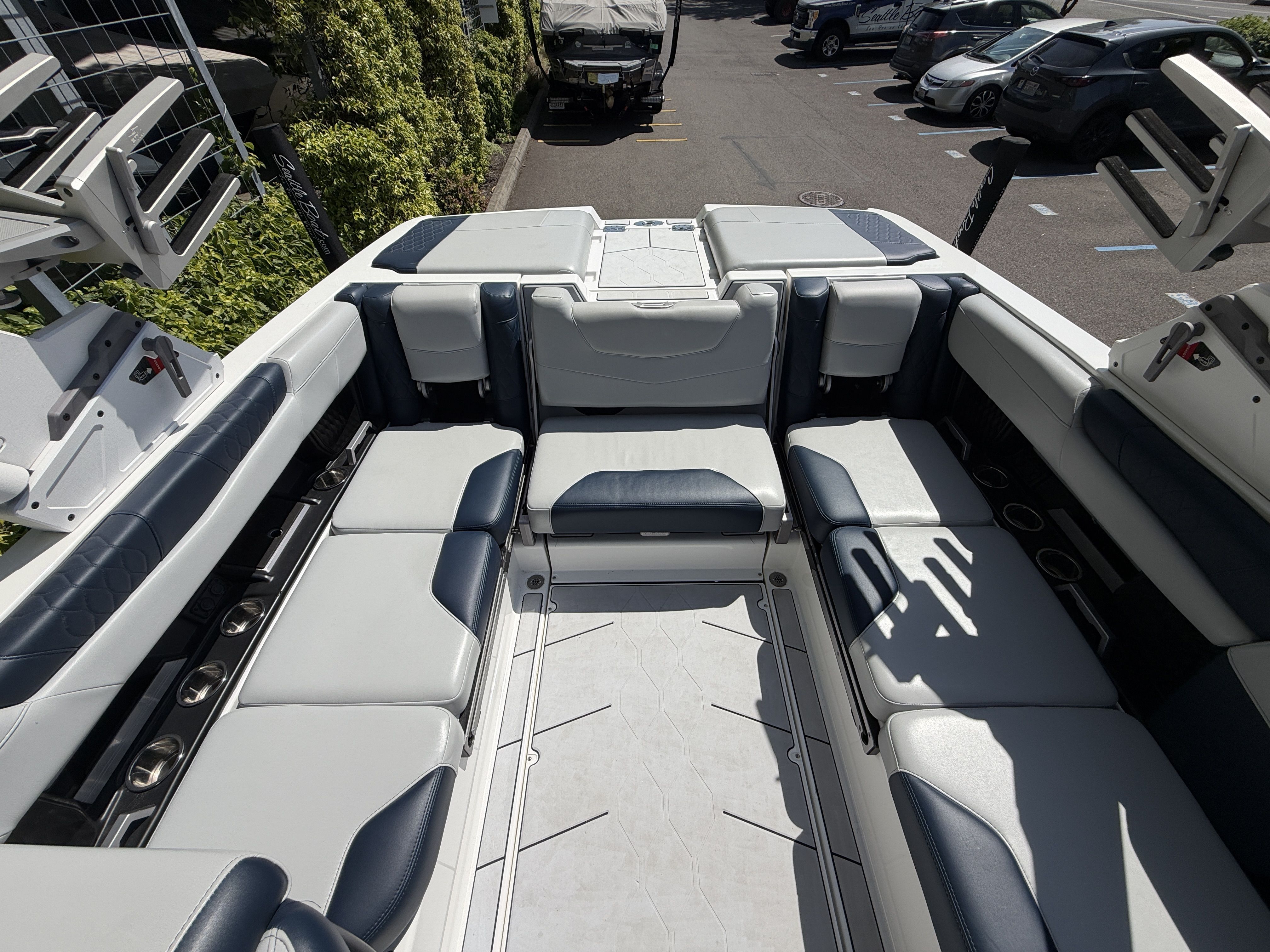 2022 Malibu M220 - 11