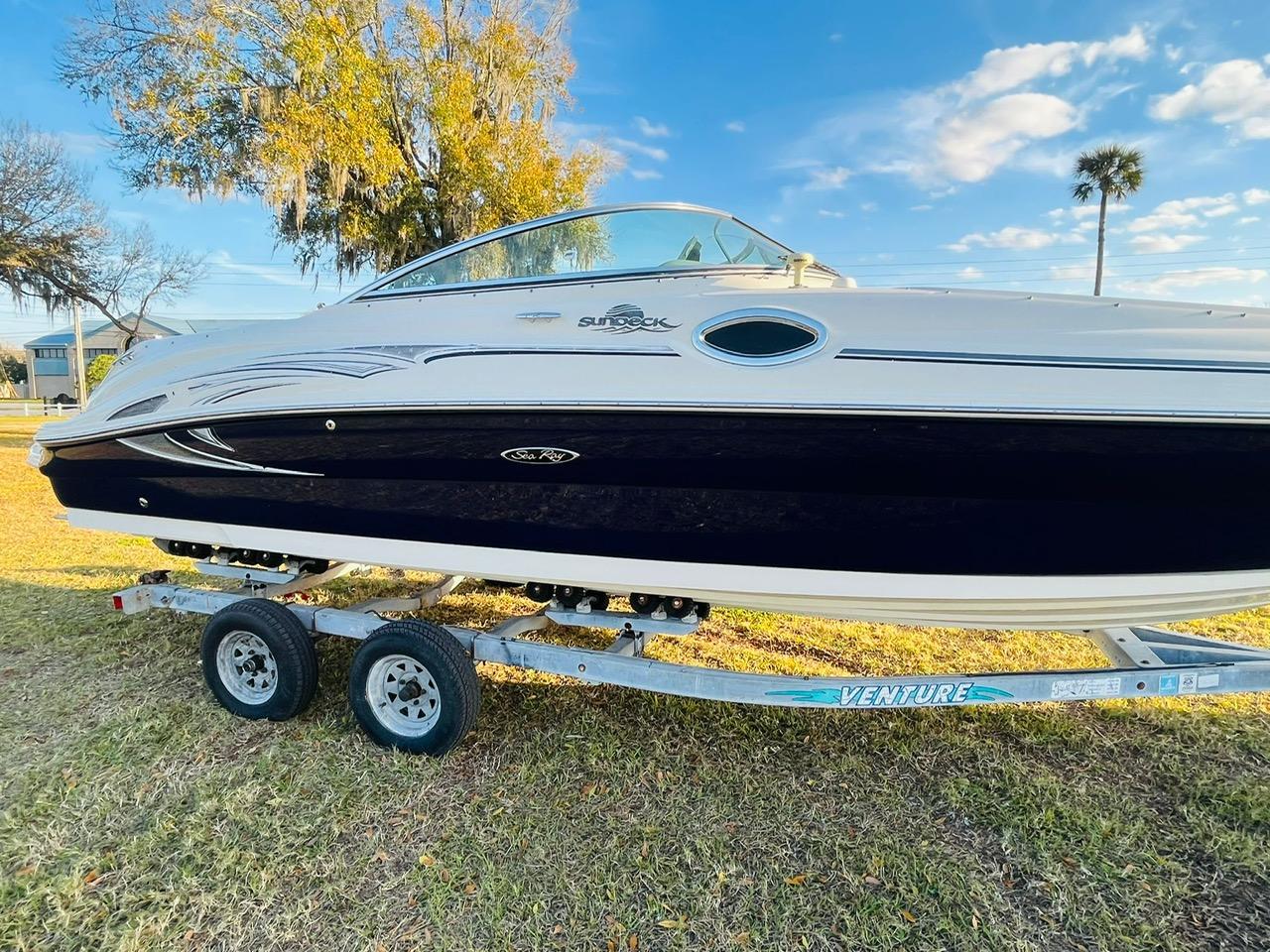 2005 Sea Ray 240 Sundeck