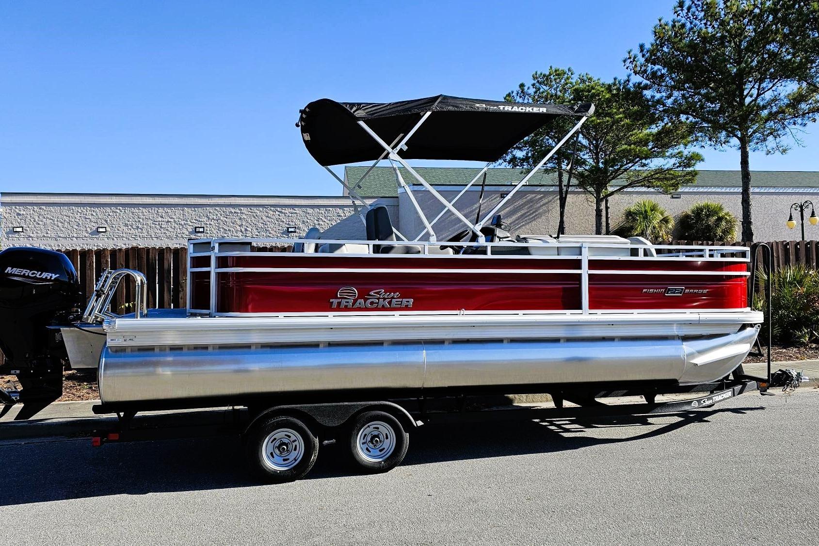 2026 Sun Tracker Fishin' Barge 22 DLX