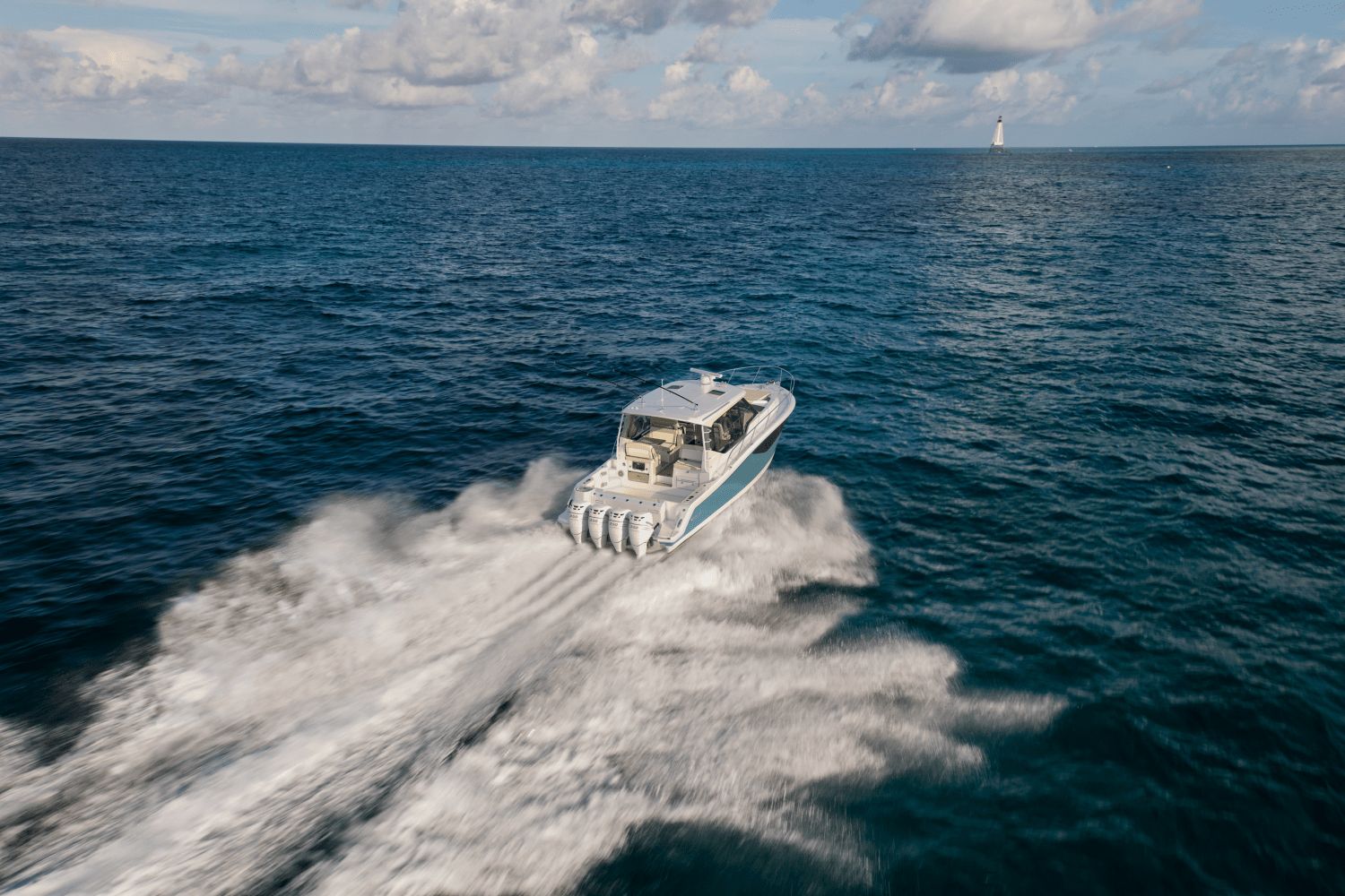 2025 Boston Whaler 405 Conquest - 16