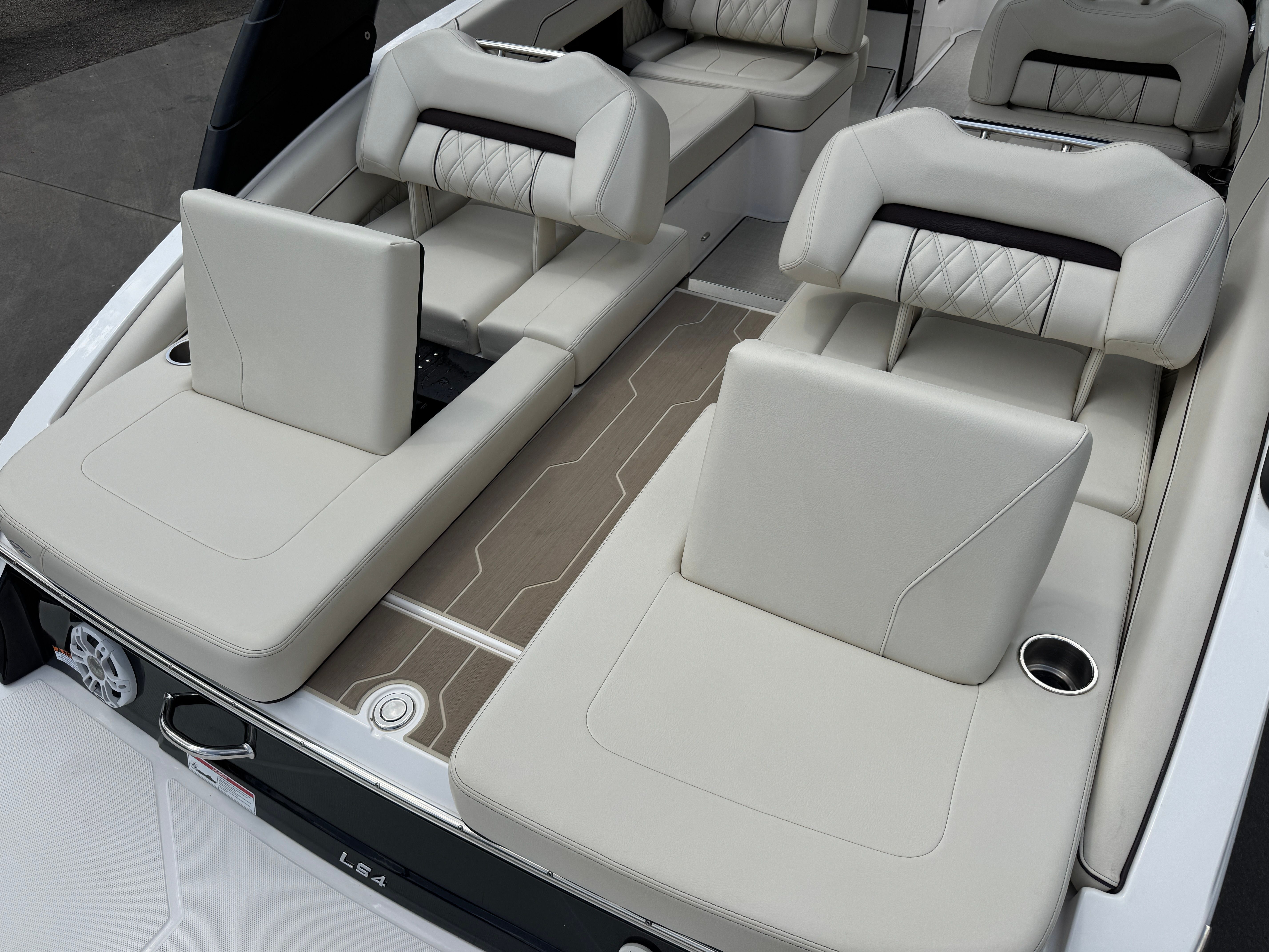2023 REGAL LS4 - Image 8