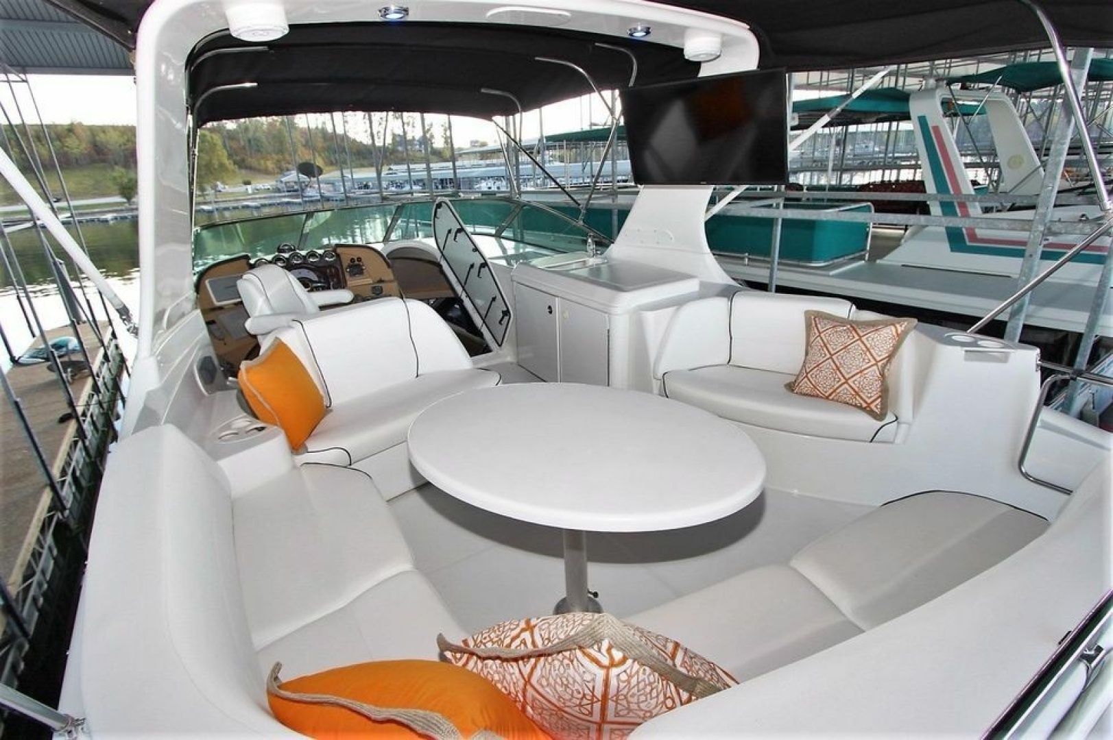 2001 Carver 570 Voyager Pilothouse - Image 9