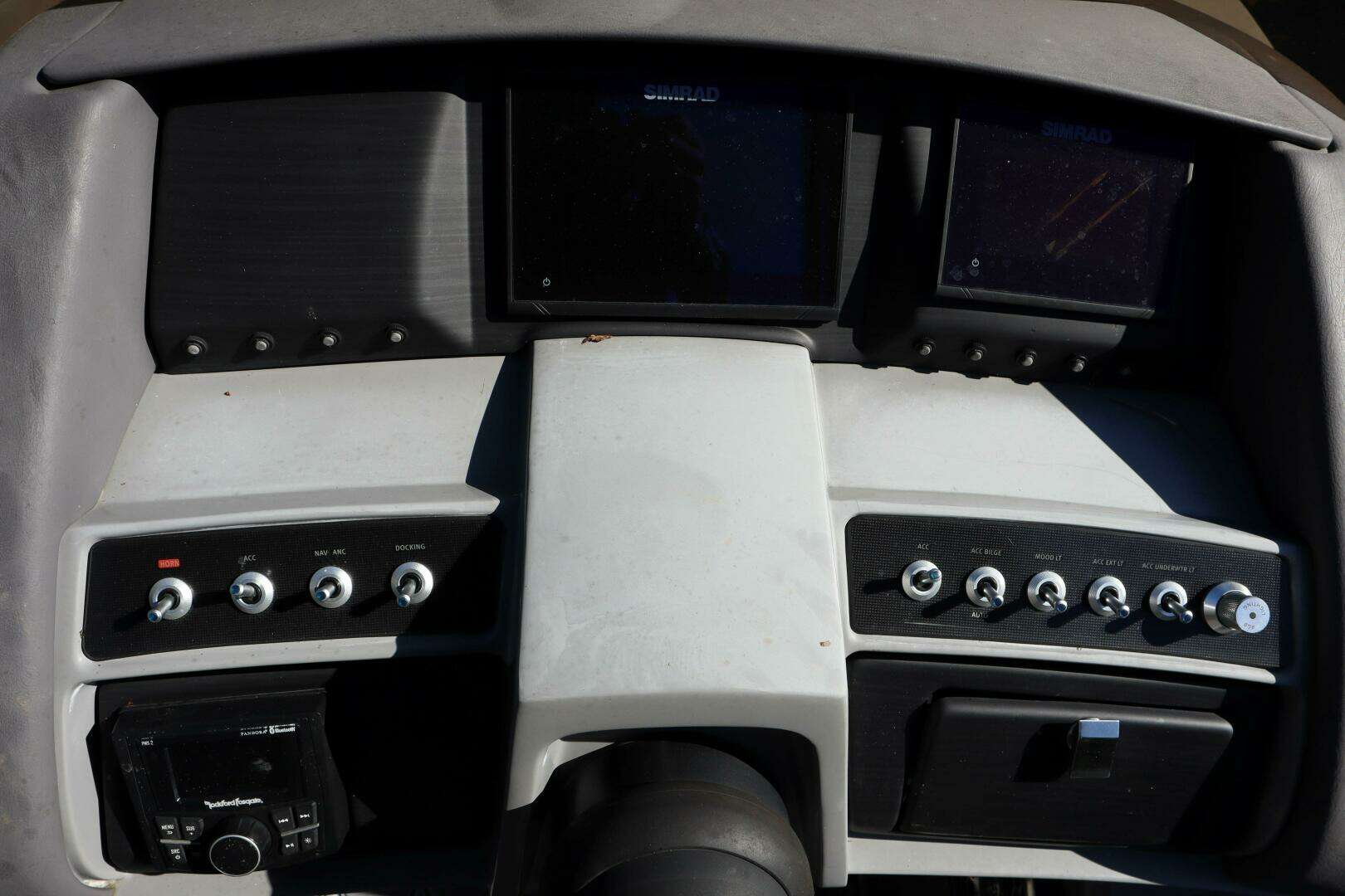 2021 Bennington RX25 Sport - Image 10