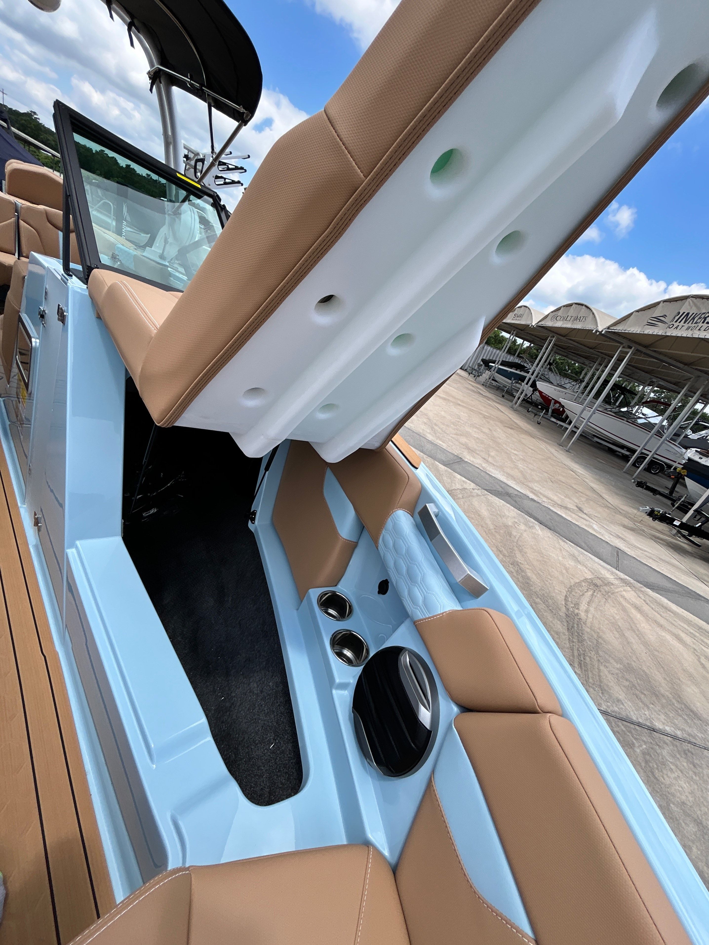 2026 MasterCraft XT23 - 24
