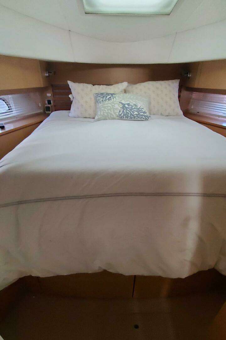 2012 Sea Ray 450 Sedan Bridge - Image 19