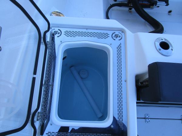 Livewell compartment on 2025 Sea Pro 292 Offshore boat.