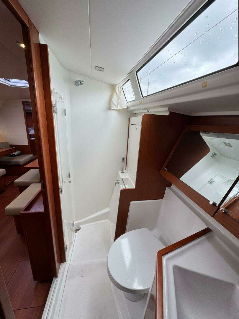 2017 Beneteau Oceanis 45 - Image 62