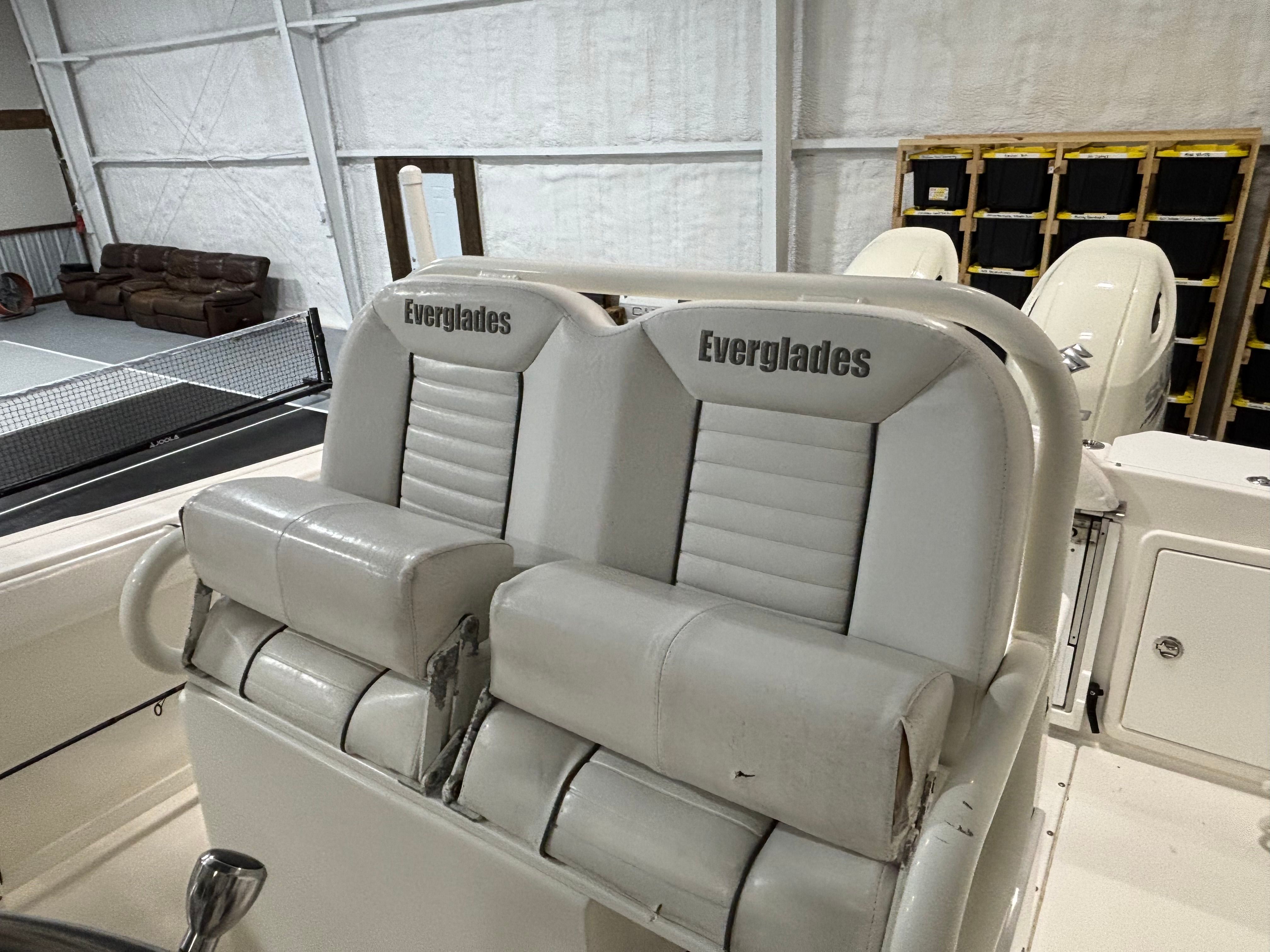 2007 Everglades 2400 - 11