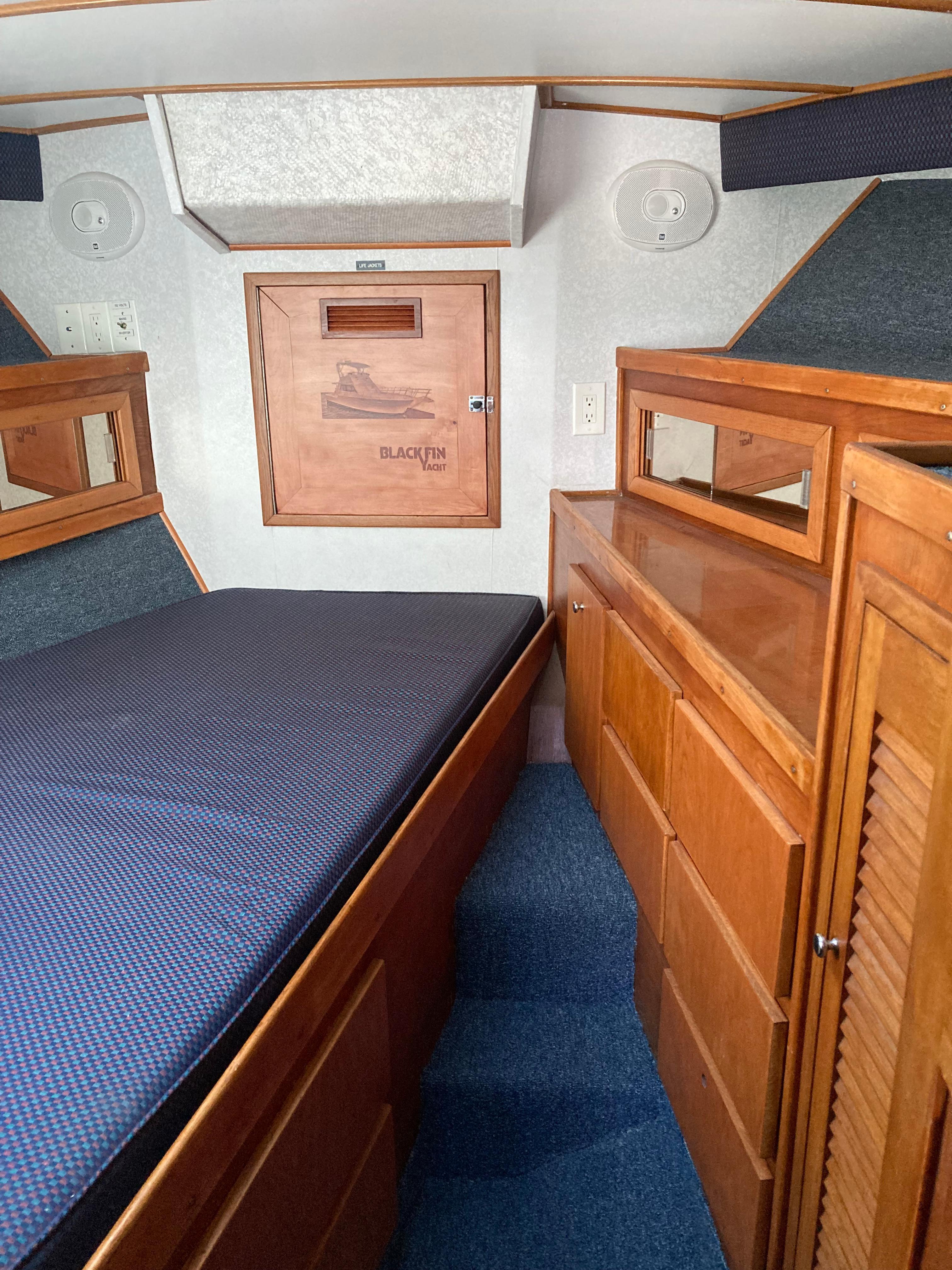 1983 Blackfin 39 - 40