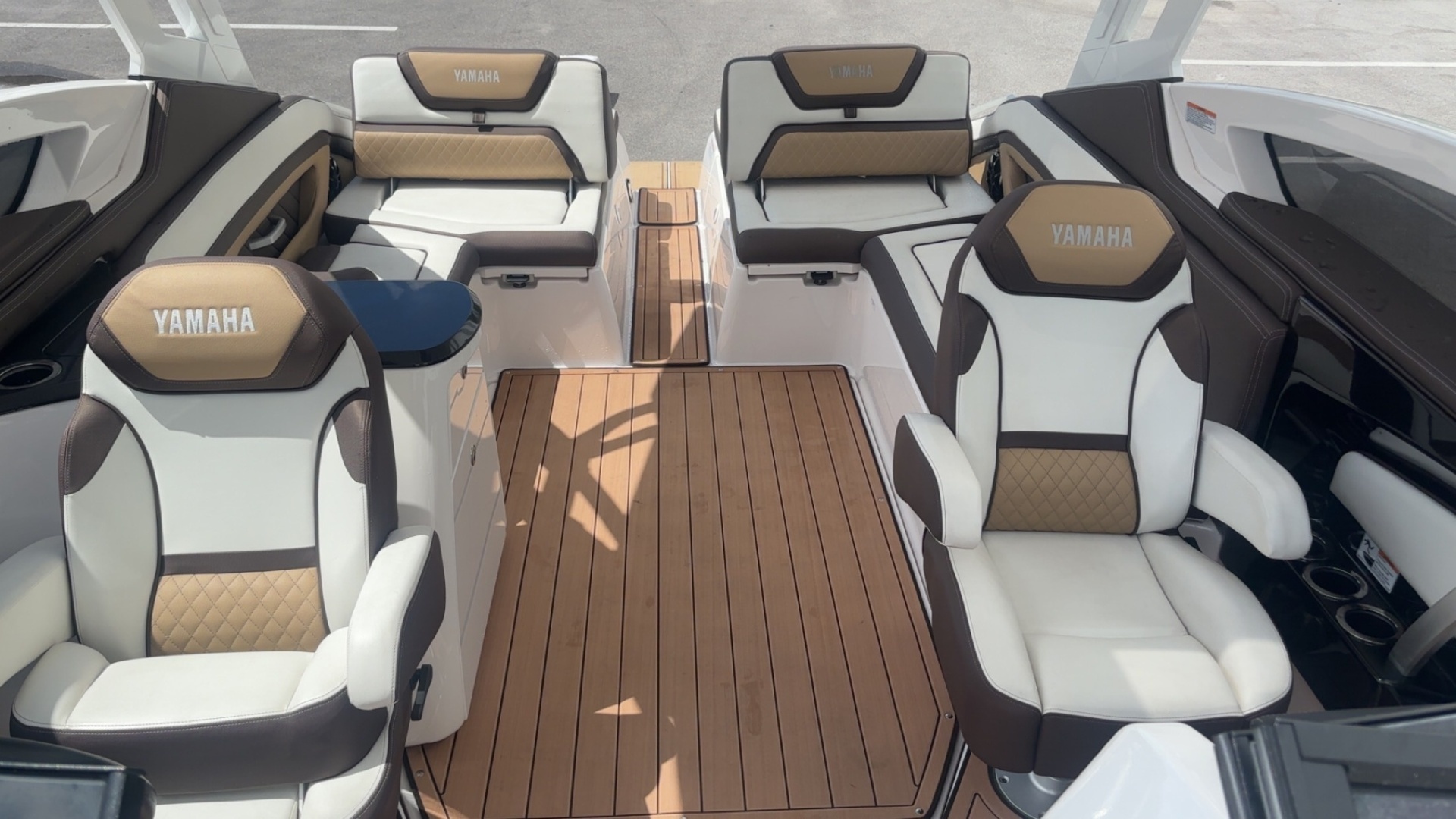 2023 Yamaha Boats 275SDX - Image 6