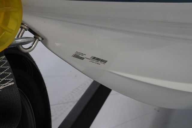 2023 Tahoe 200 S - 5