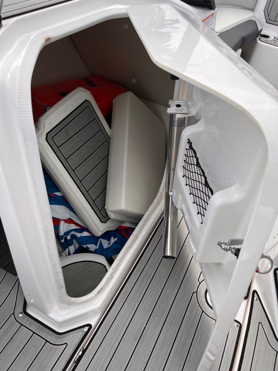 2023 Yamaha Boats 252S - 44