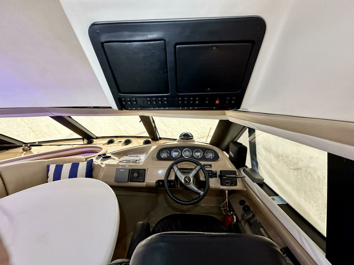 1999 Carver 450 Pilothouse - Image 28