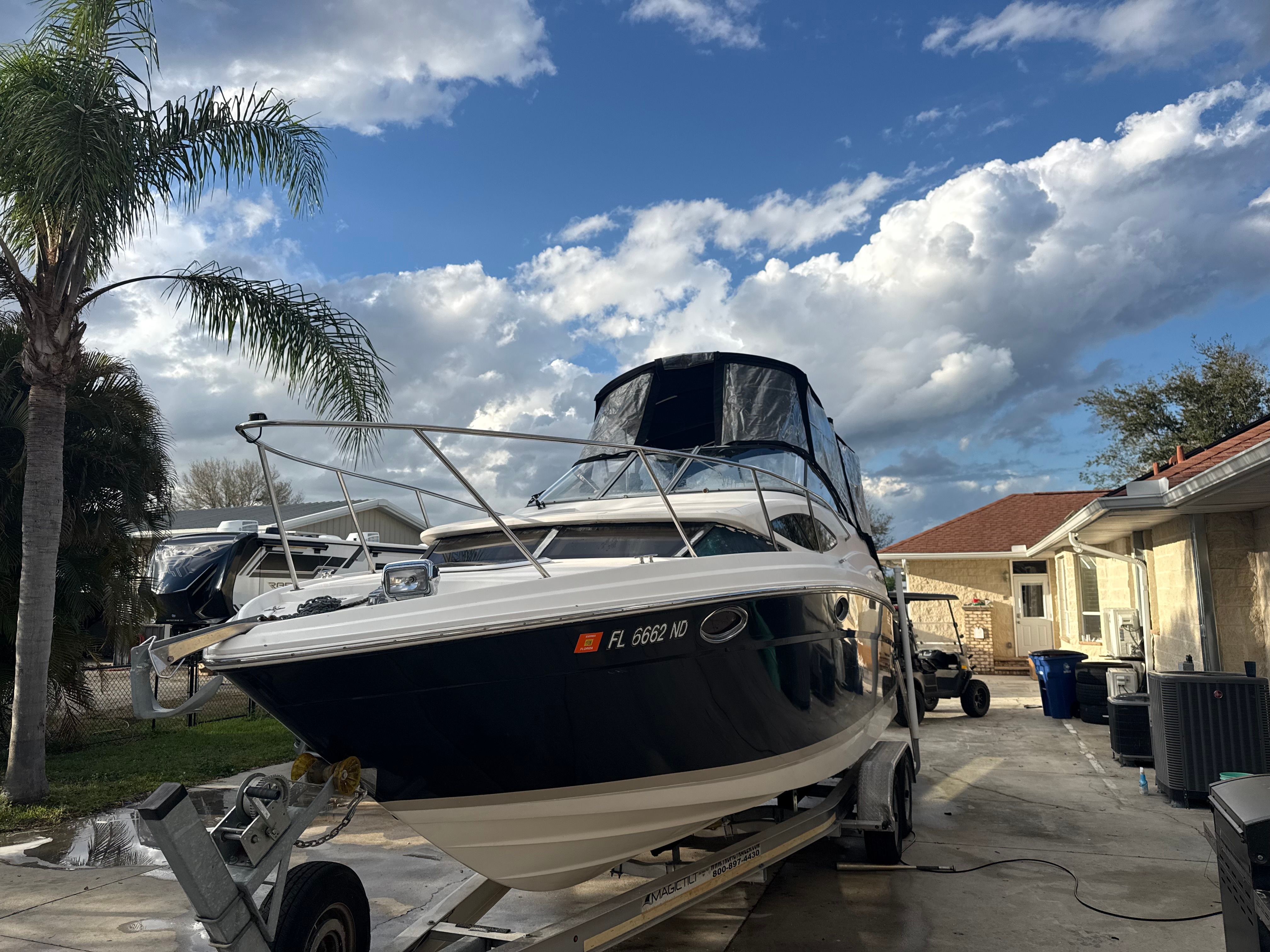 2006 Regal 2565 Window Express - 2