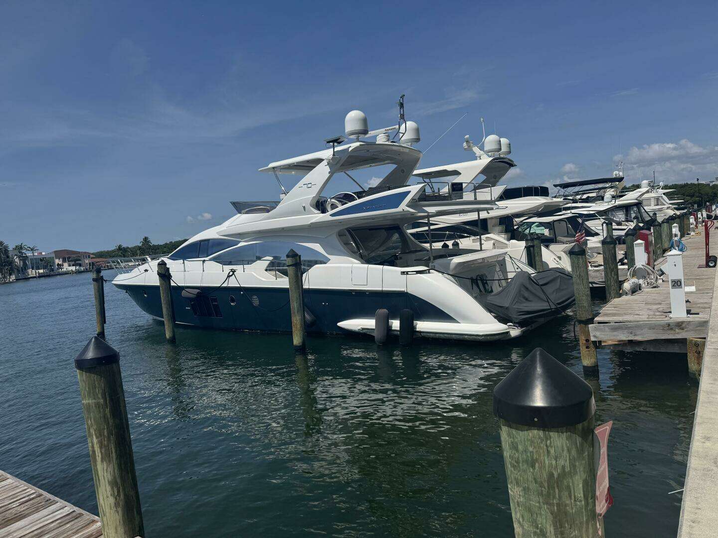 2014 Azimut Flybridge - Image 3