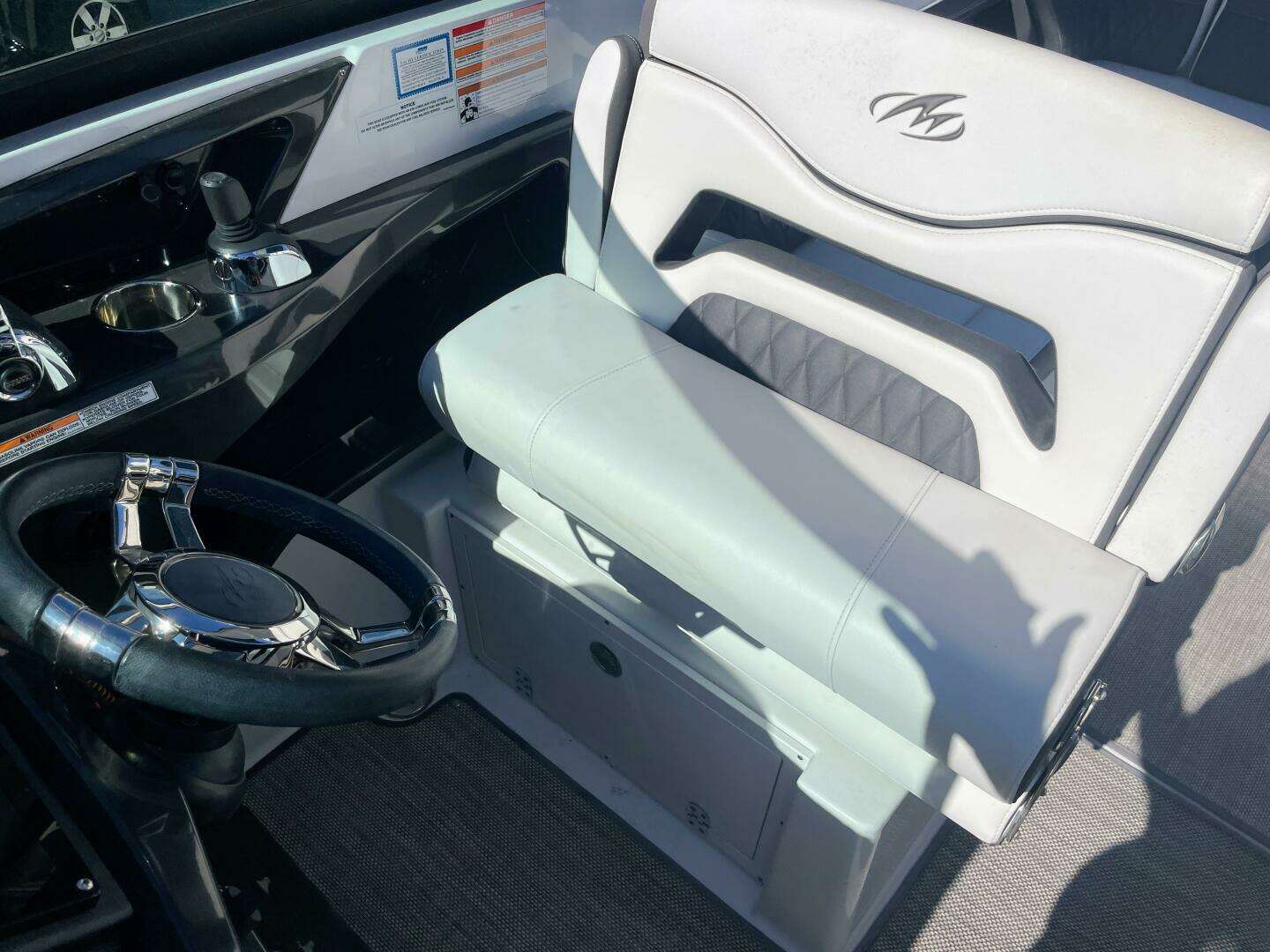 2019 Monterey 328SS - Image 31