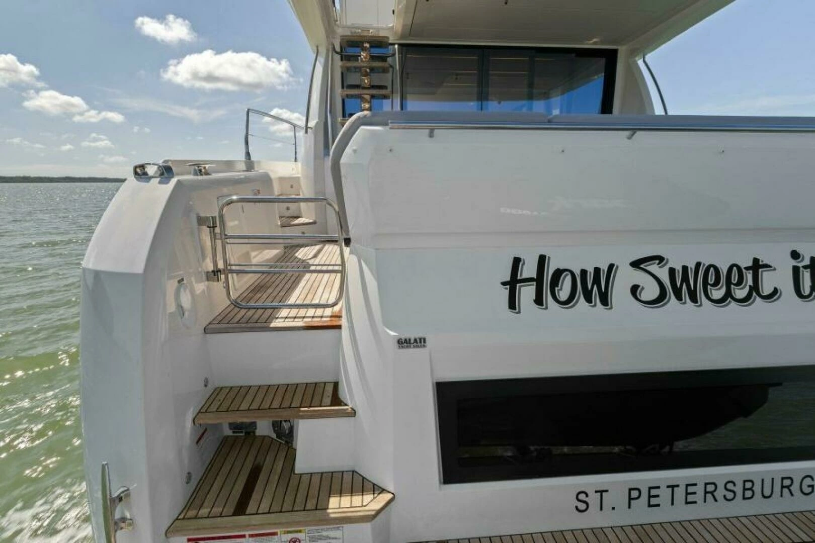 2022 Prestige 590 Flybridge - Image 6