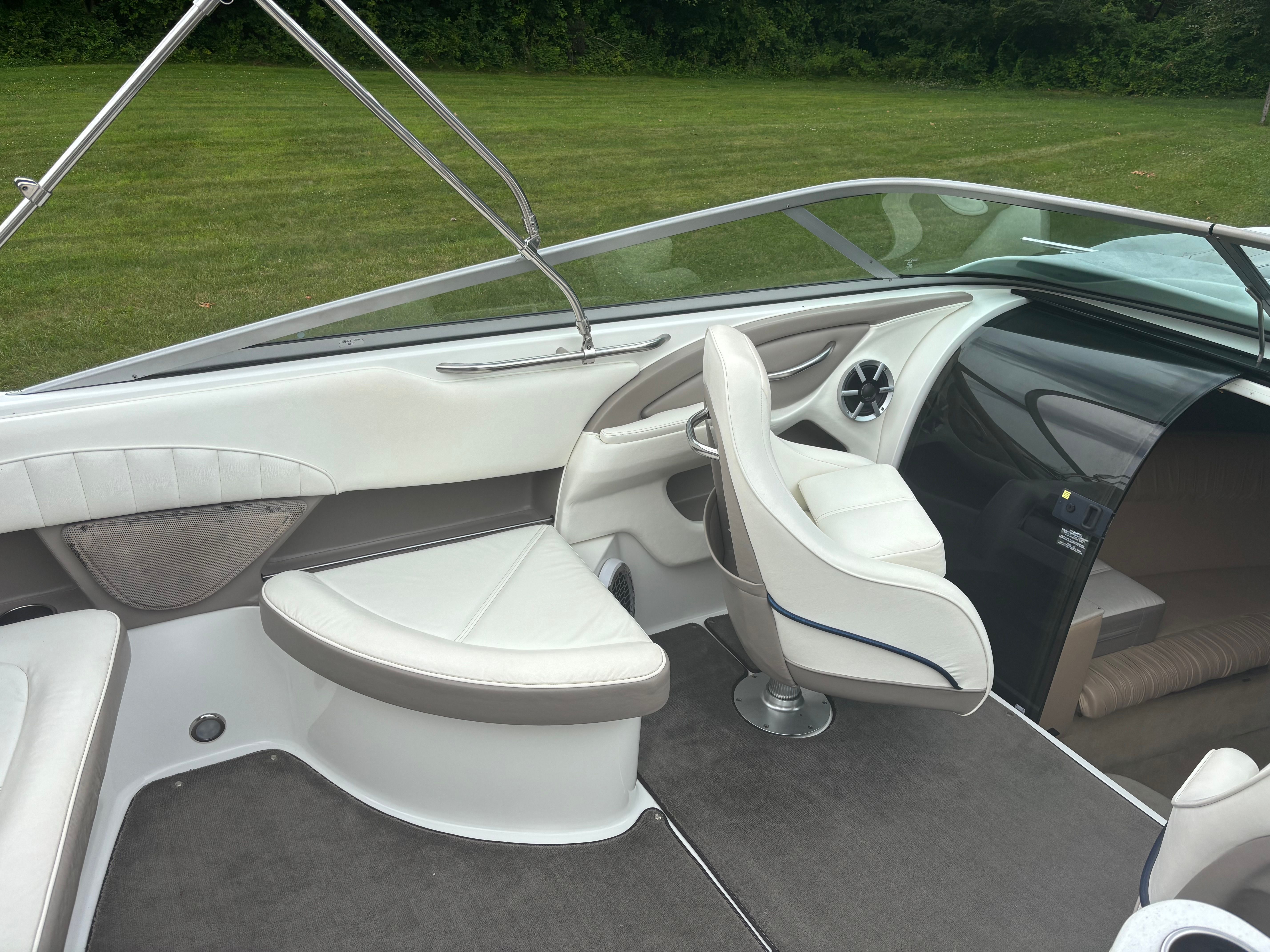 2005 Cobalt 255 - 7