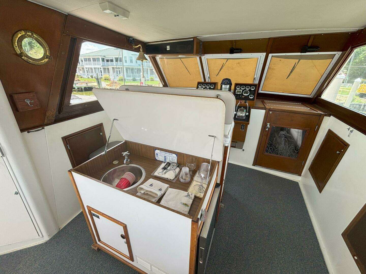 1972 Matthews 4 Flush Deck - Image 64