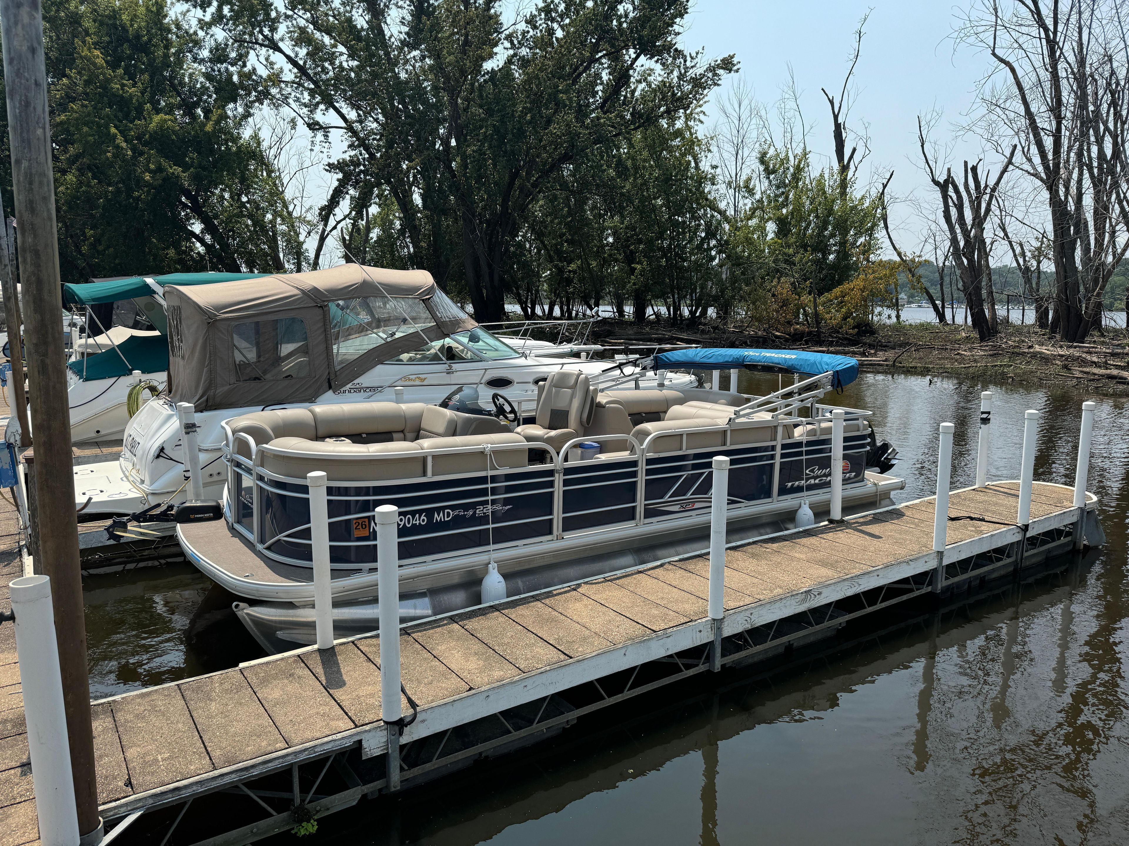 2020 Sun Tracker Party Barge 22 RF XP3