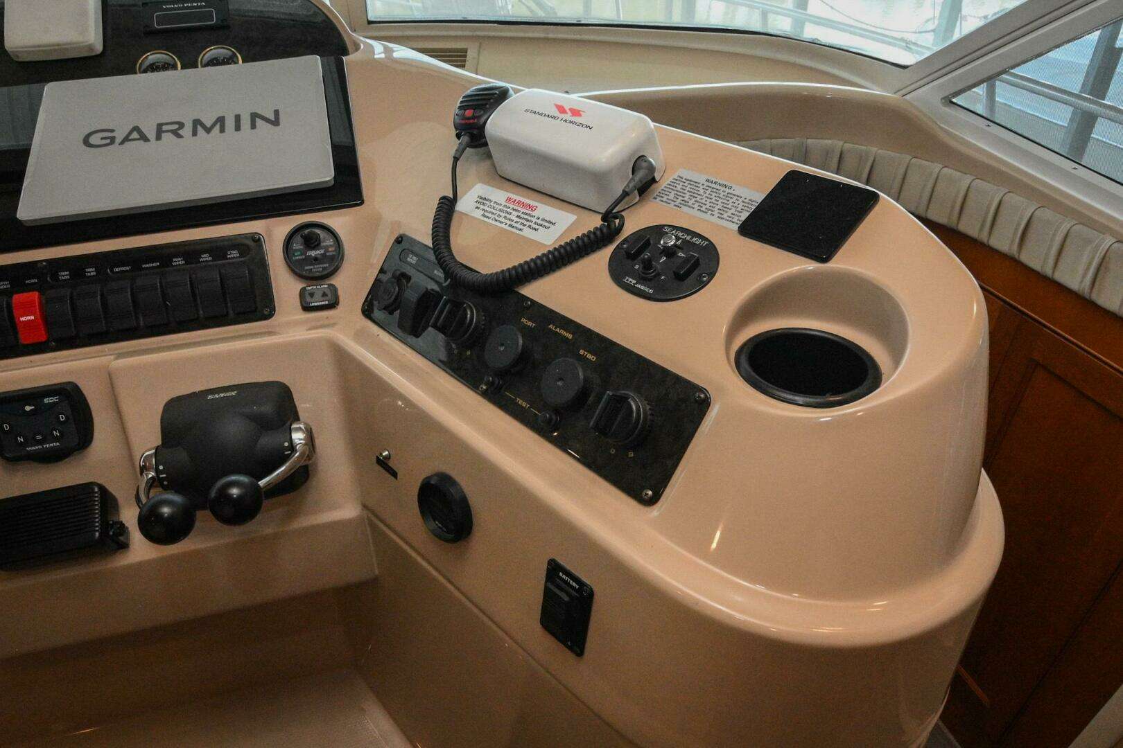 2002 Cruisers Yachts 5000 Sedan Sport - Image 49