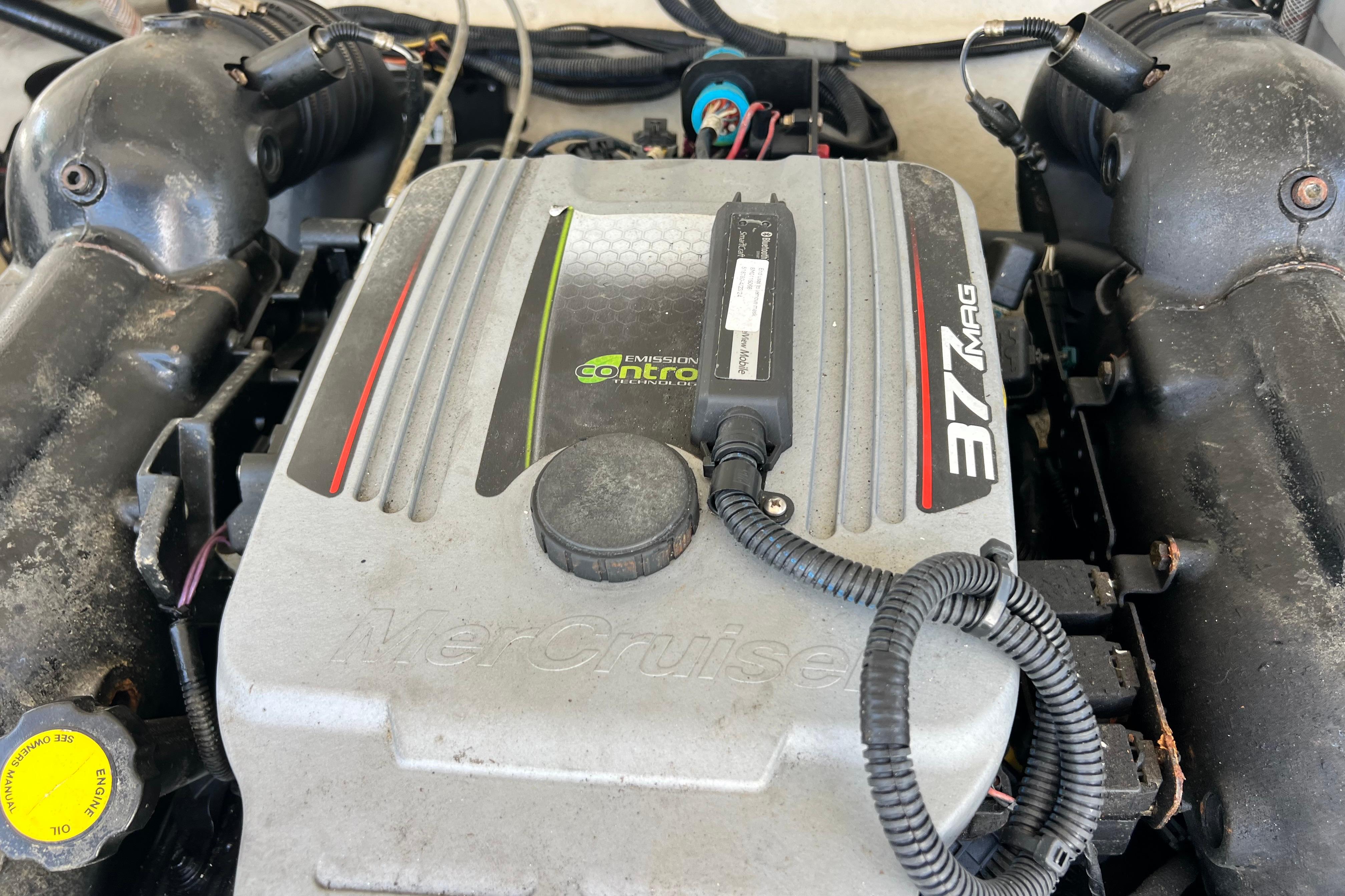 Engine of a 2015 Monterey 268SS Super Sport boat, featuring MerCruiser 377 MAG.